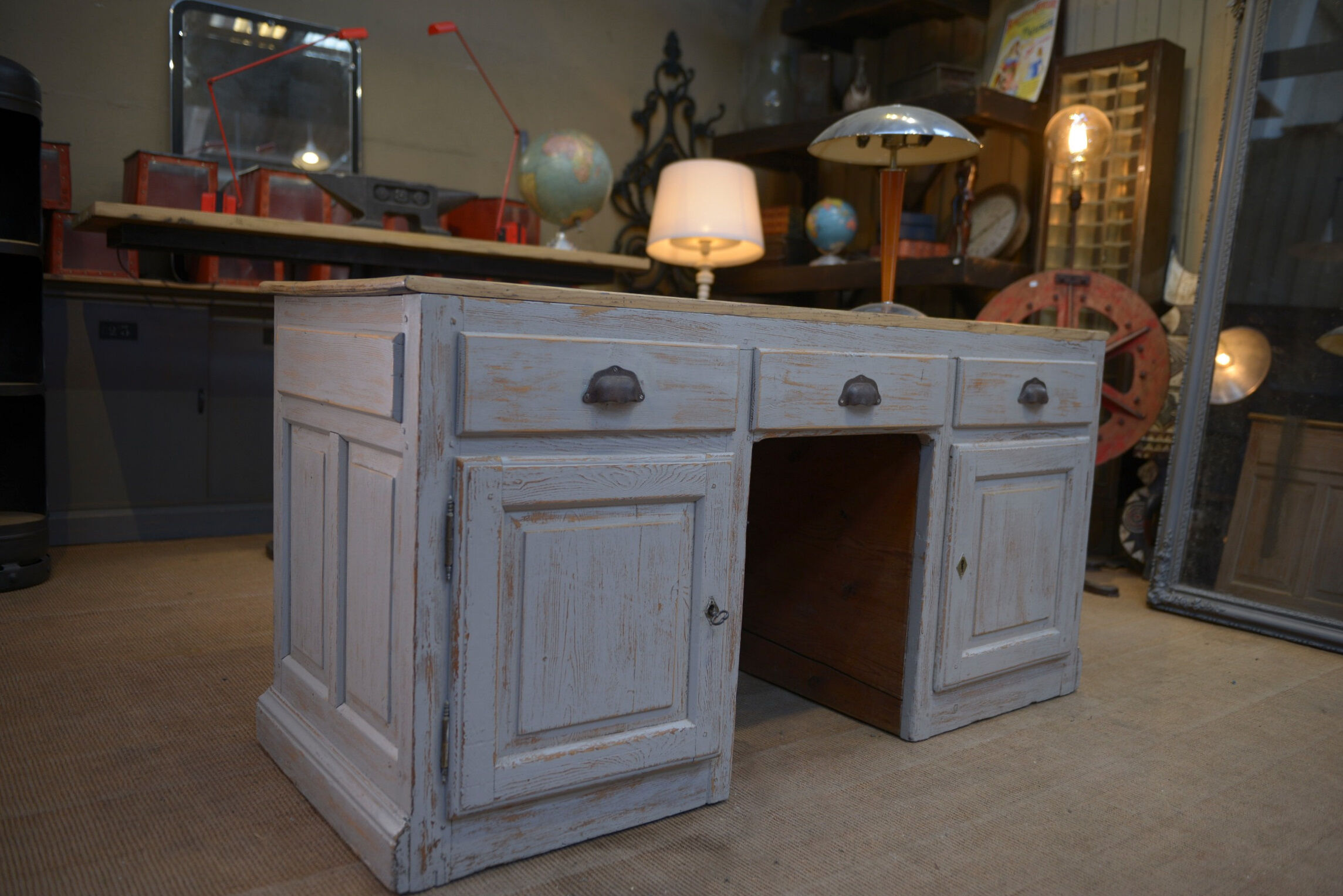 Countertop in gray patinated fir 1960