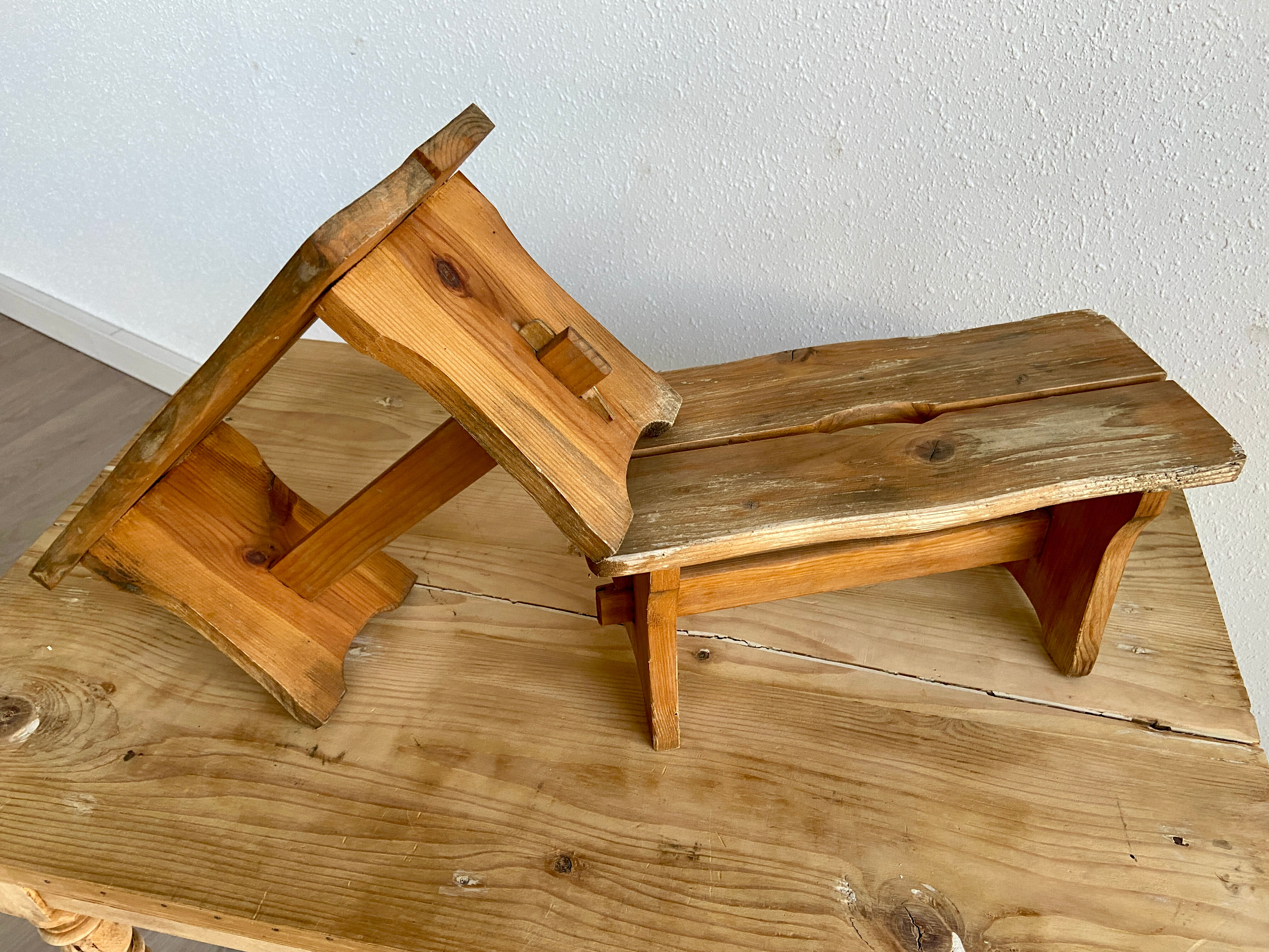 Pair of pine footrests  60