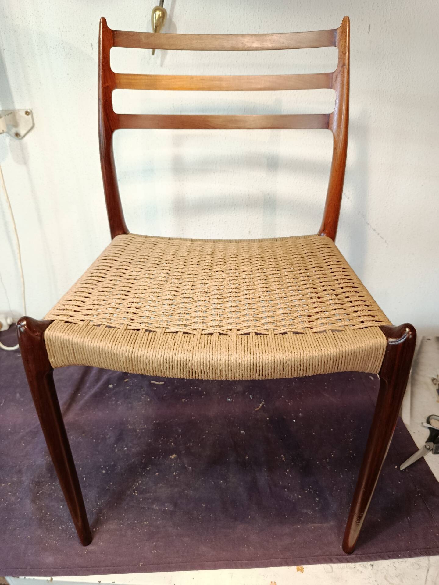 Chaises no78 palissandre/ corde Niels Otto Moller