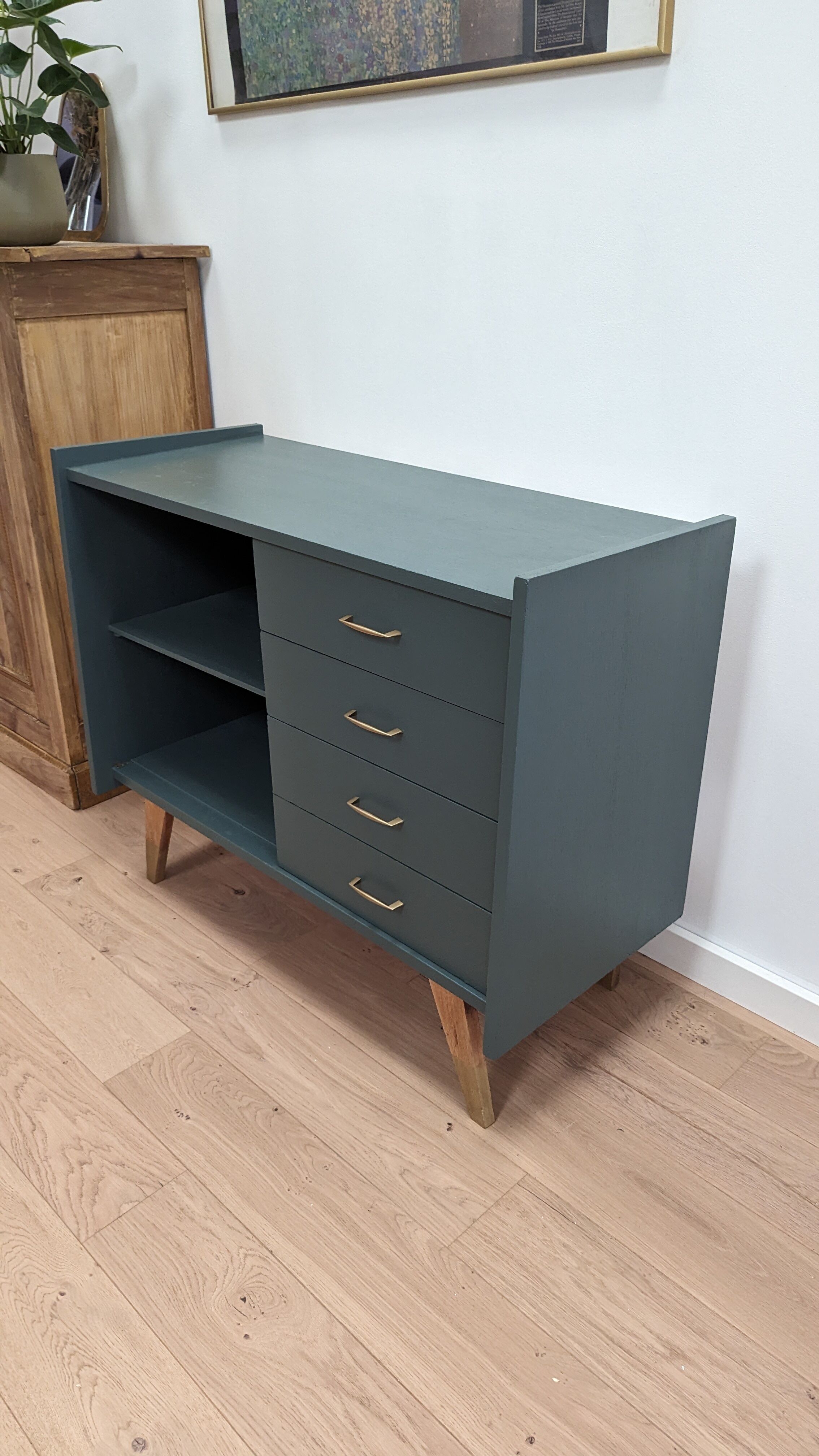 Vintage storage unit