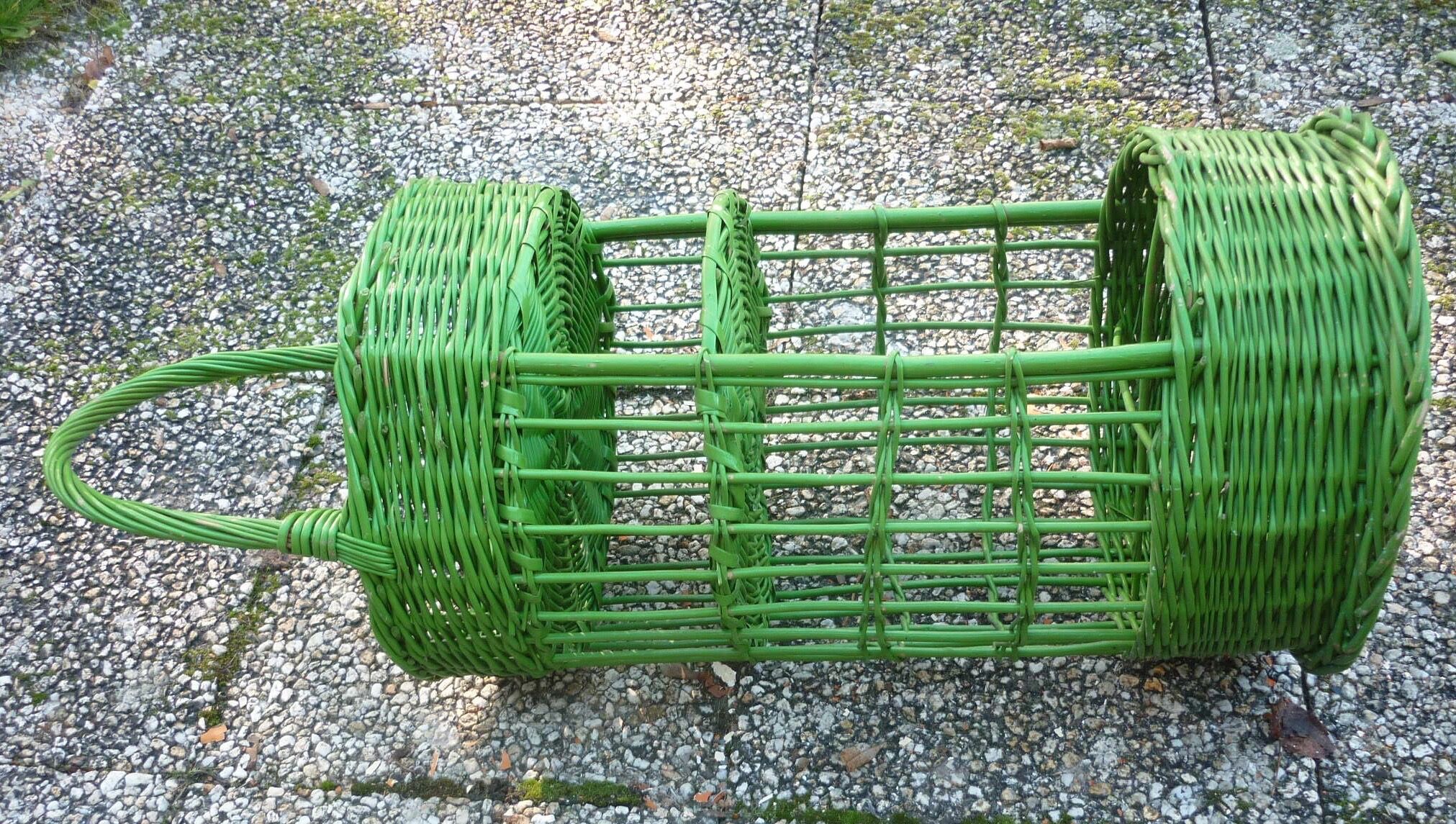 Green portable bar from the 70s-80s