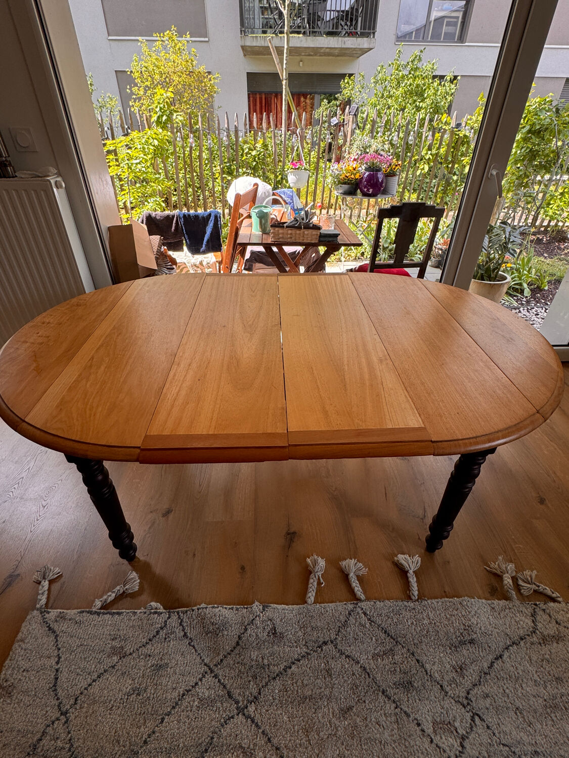 Vintage Solid Wood Extendable Dining Table – Round Drop Leaf Table