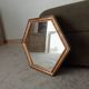 Miroir vintage hexagonale bohème chic en bois doré