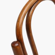 Chaise en bois courbé avec motif floral
