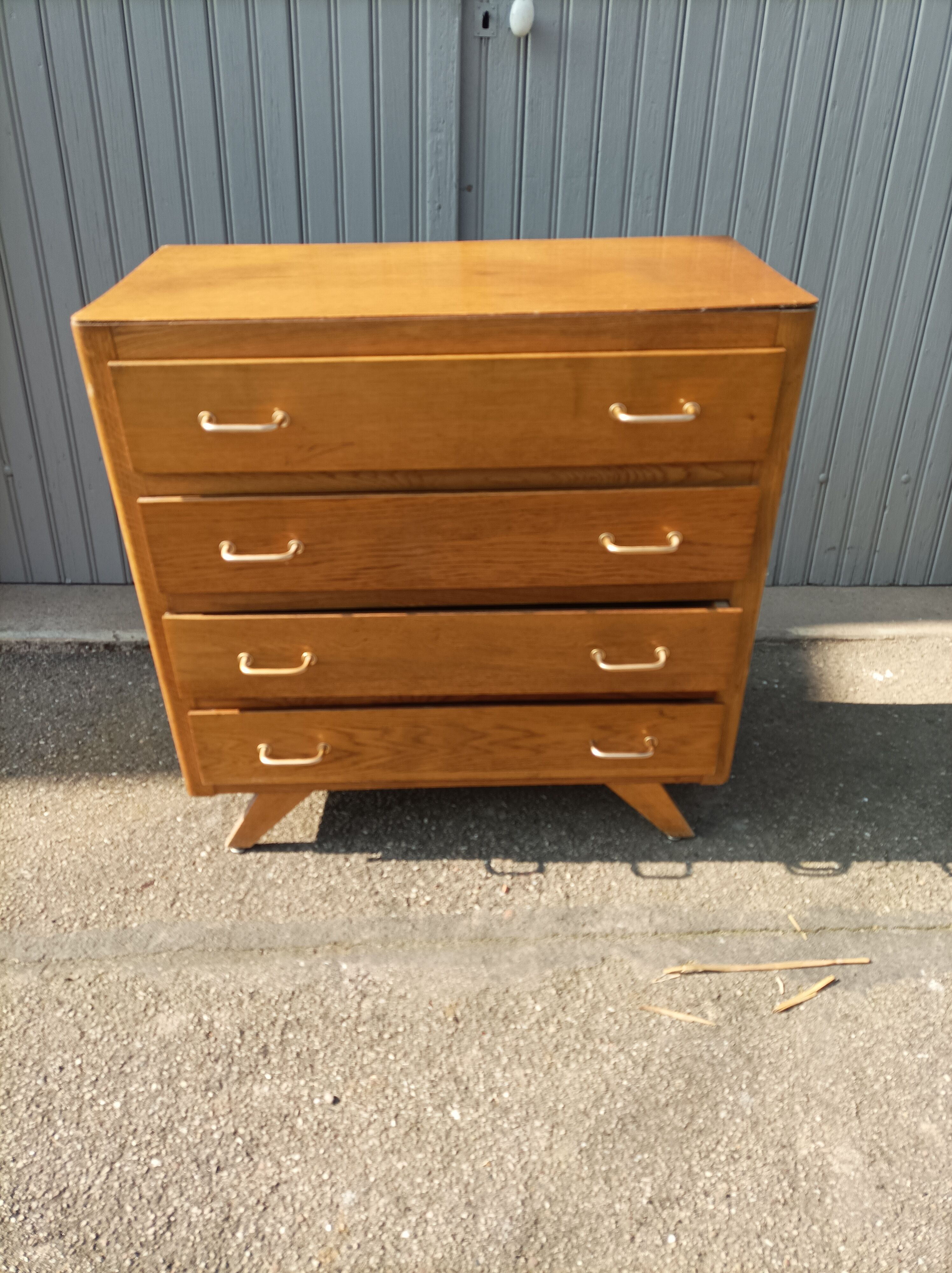 Vintage chest of drawers 4 drawers feet compass