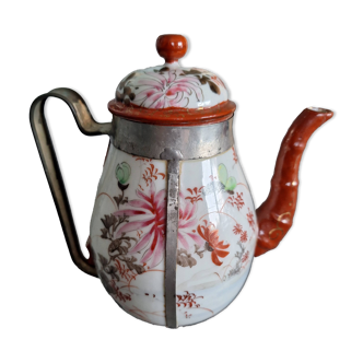 Porcelain teapot signed Tashiro