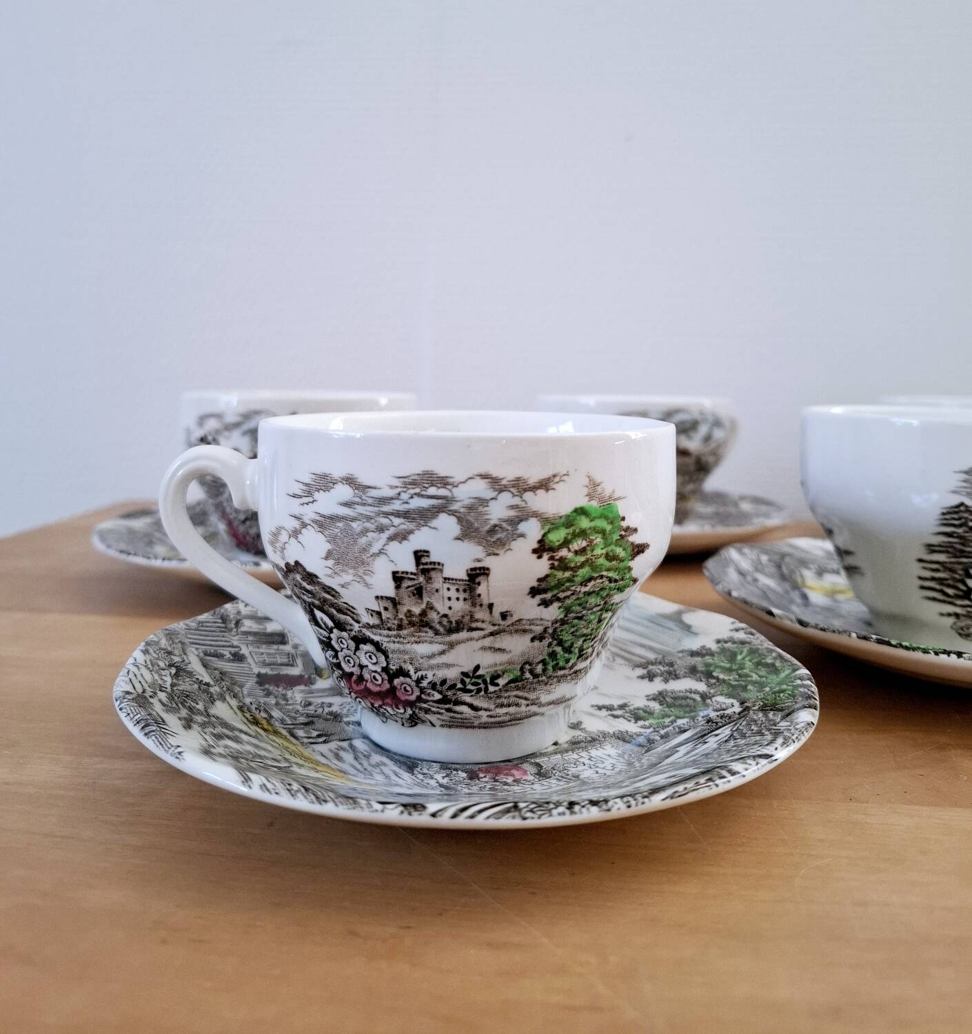 Tasses et soucoupes wedgwood england