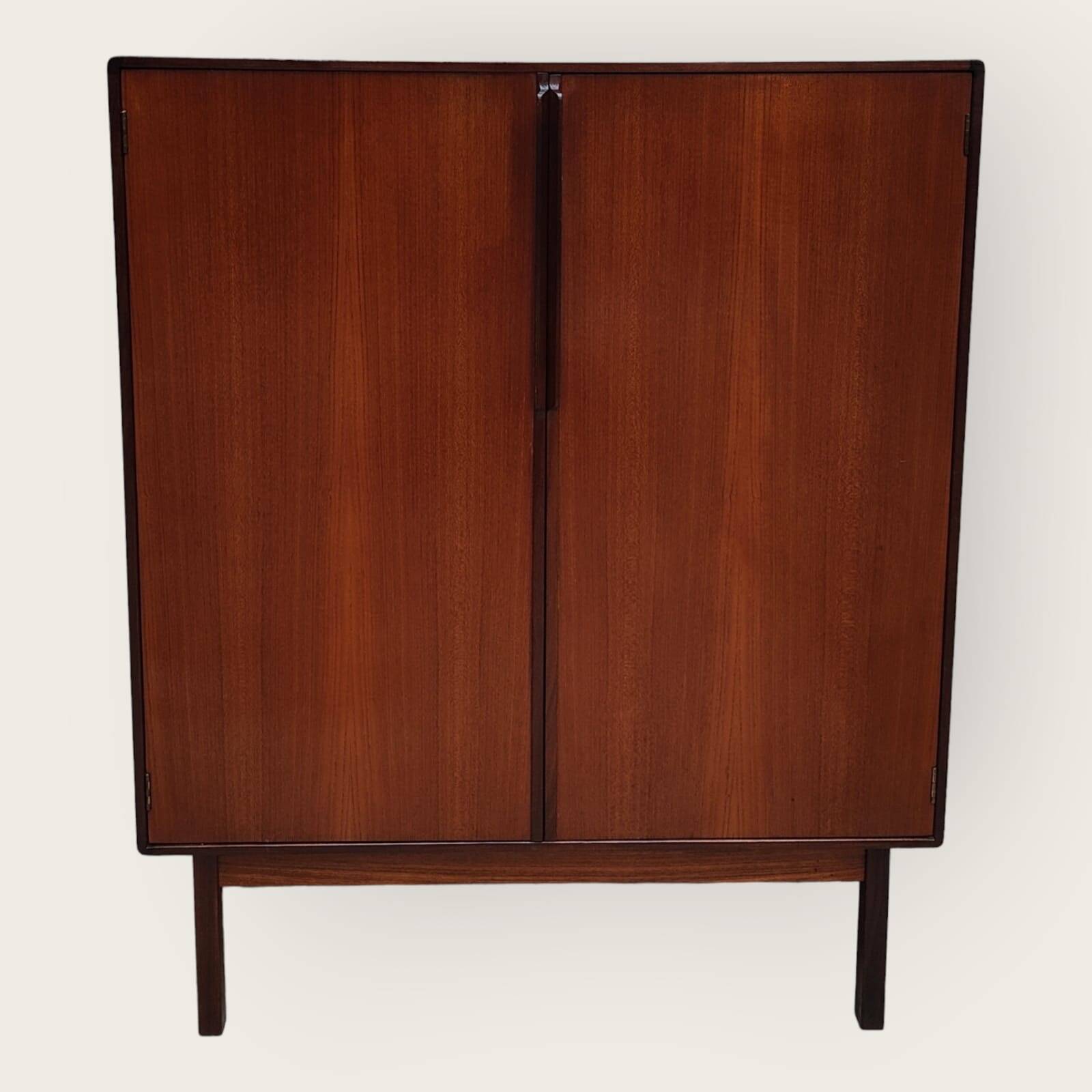 Armoire du milieu du siècle