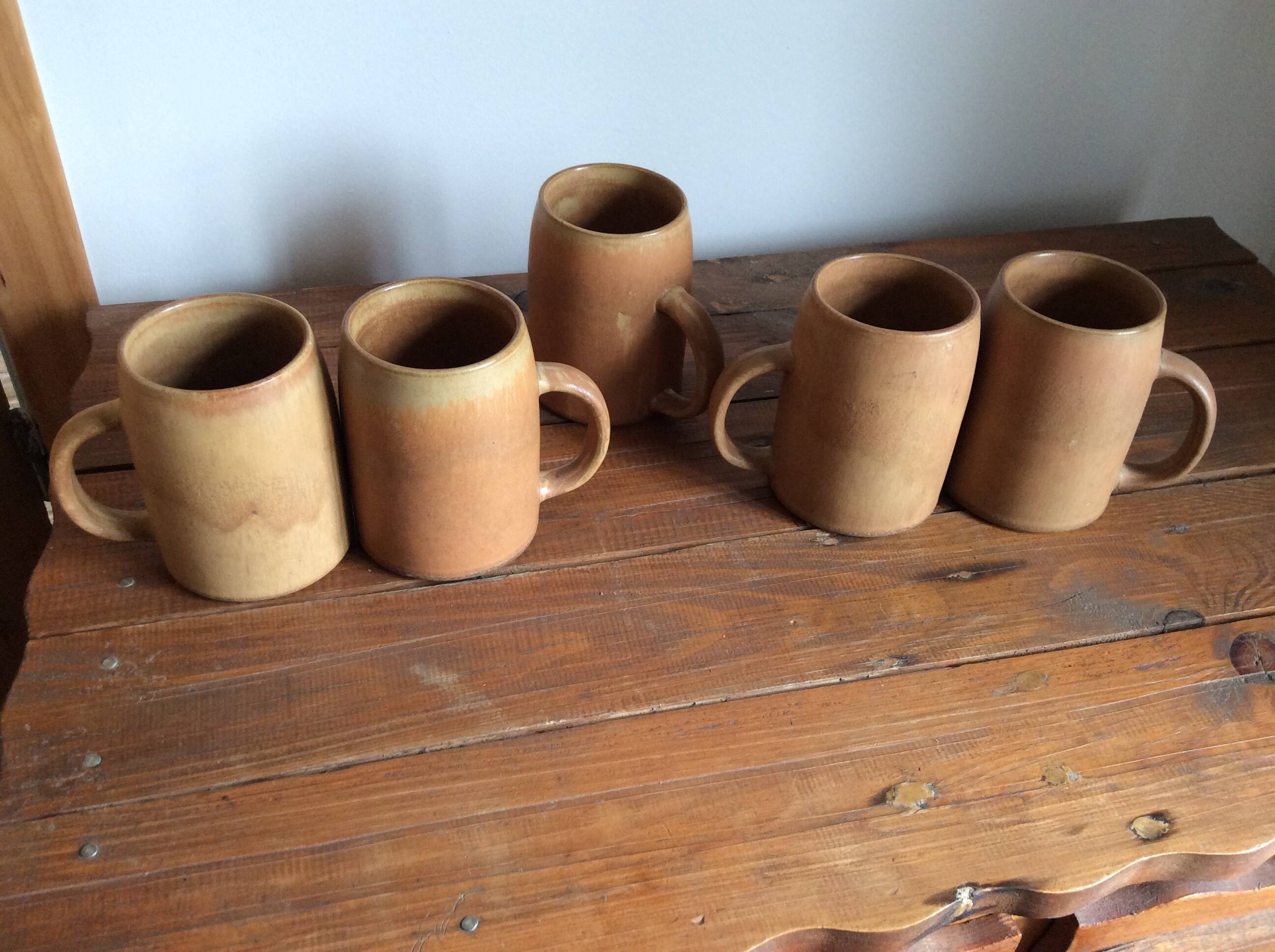 5 stoneware mugs
