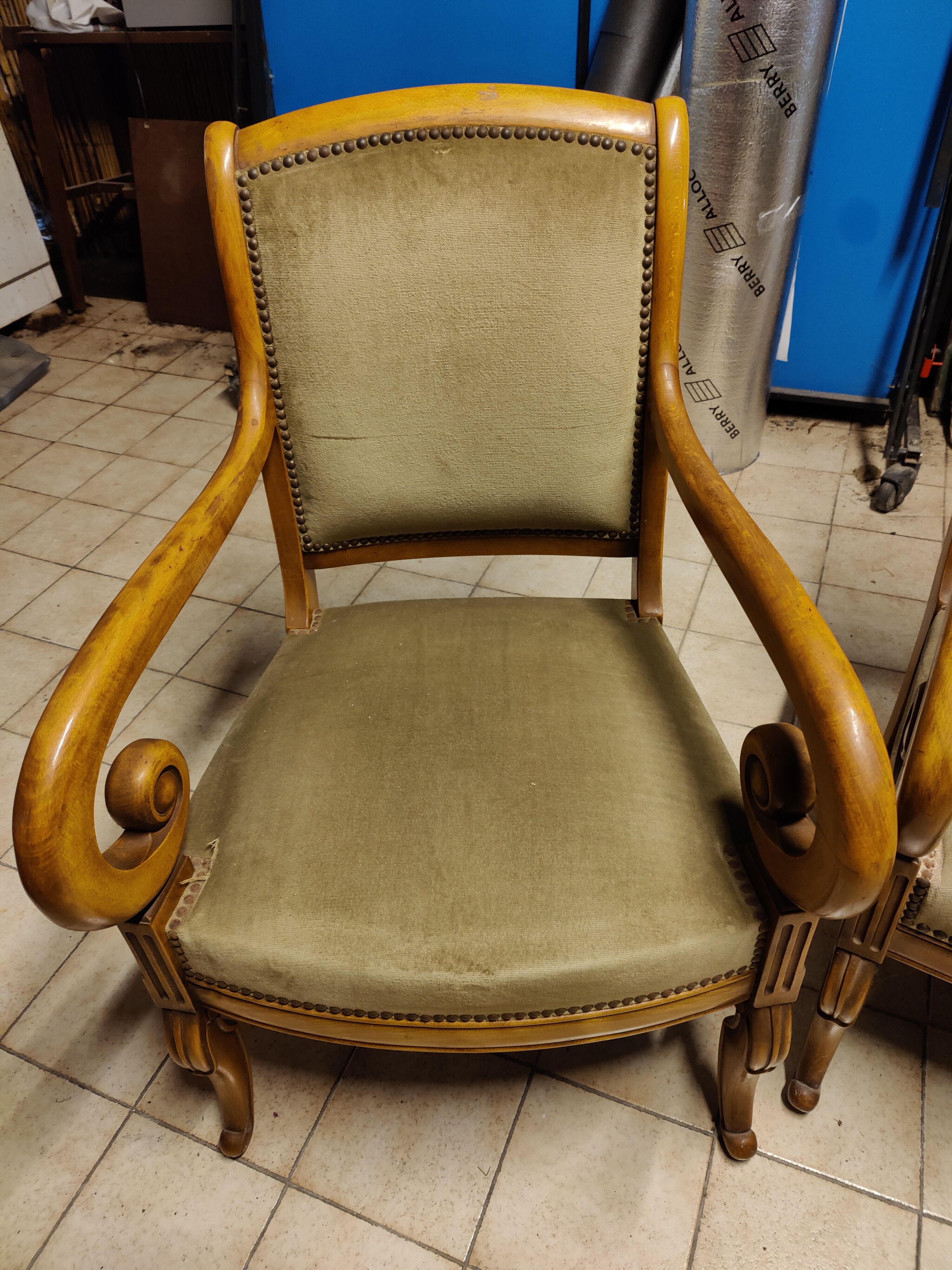 Louis Philippe style living room in walnut signed Grange, early 20th century