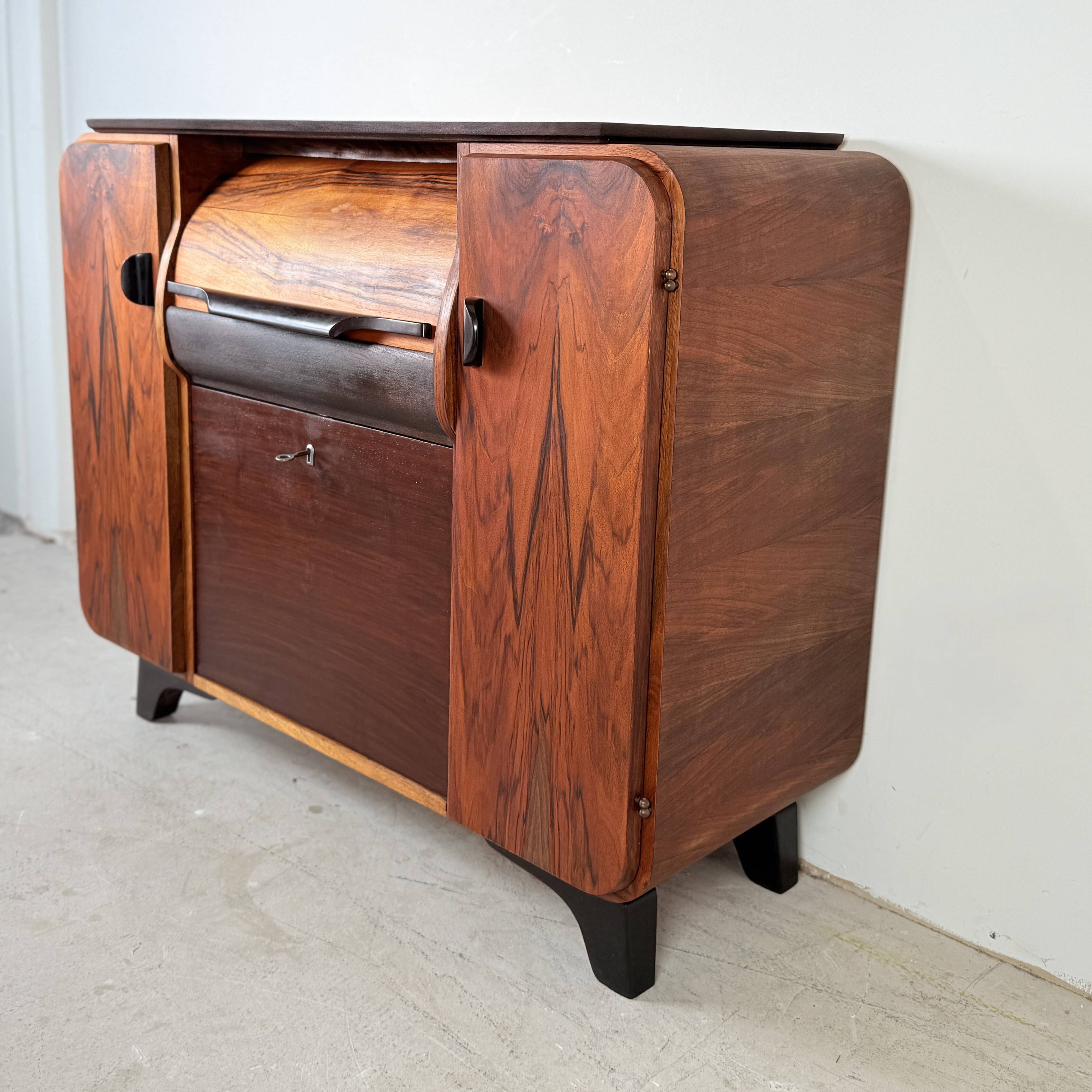 Meuble à gramophone Art Déco, Jindřich Halabala