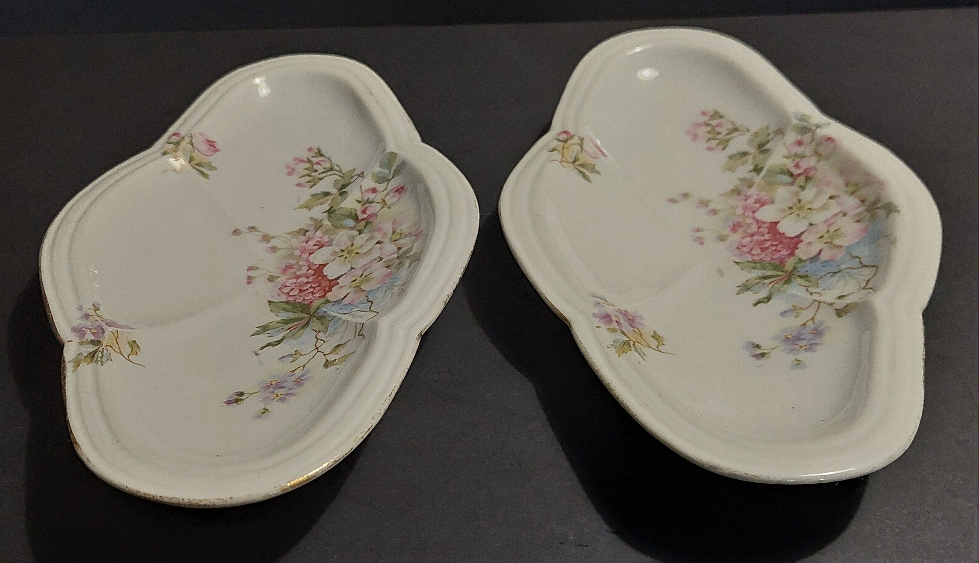 Pair of porcelain raviers floral decoration