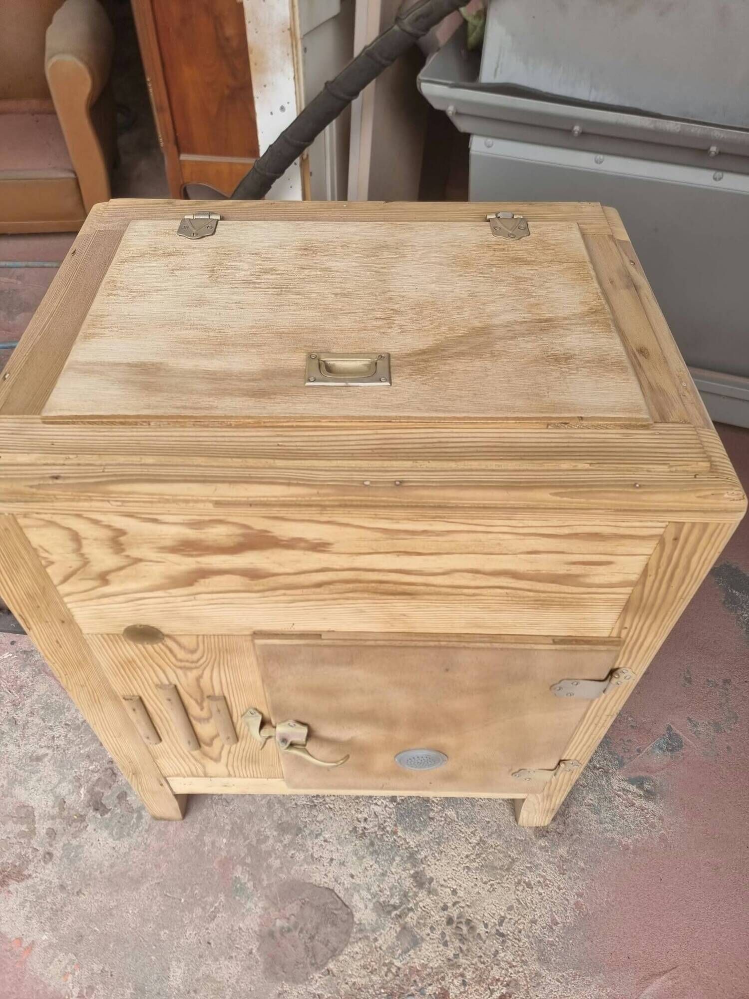 wooden cooler