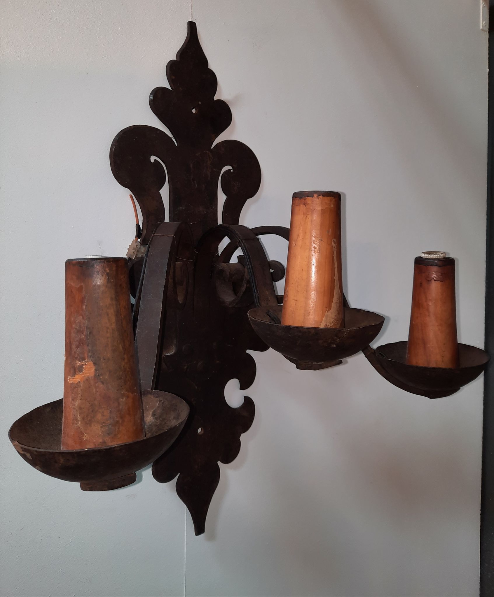 2 medieval-style wrought iron sconces
