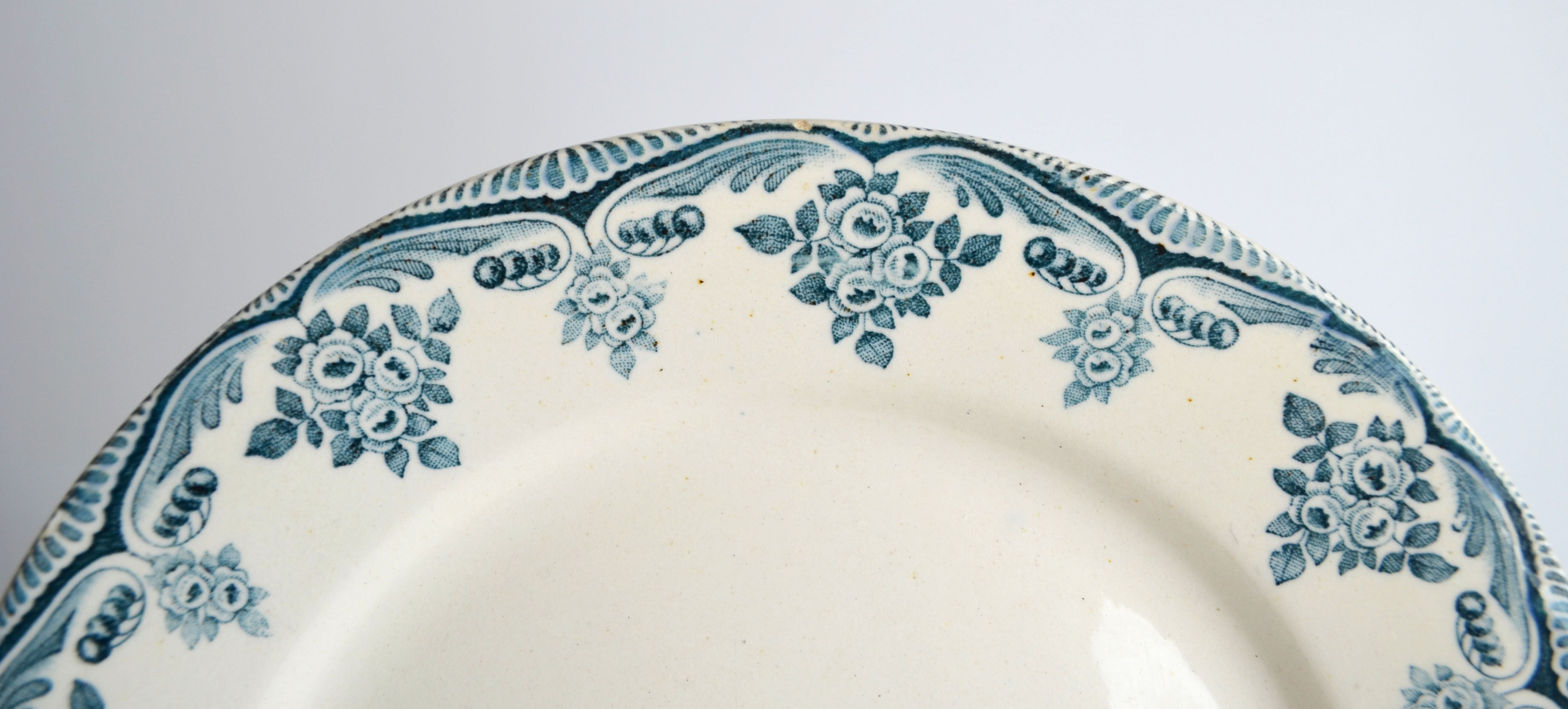 Plates Terre de Fer model bordeaux