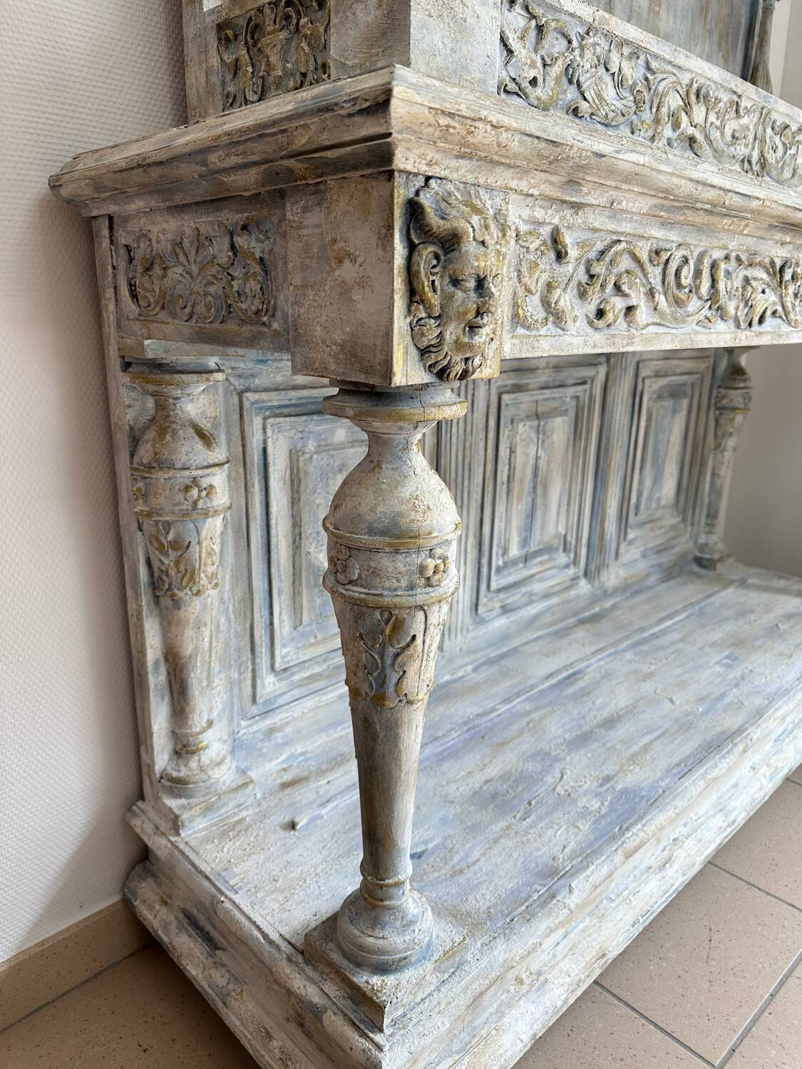 Walnut dresser, 19th century.