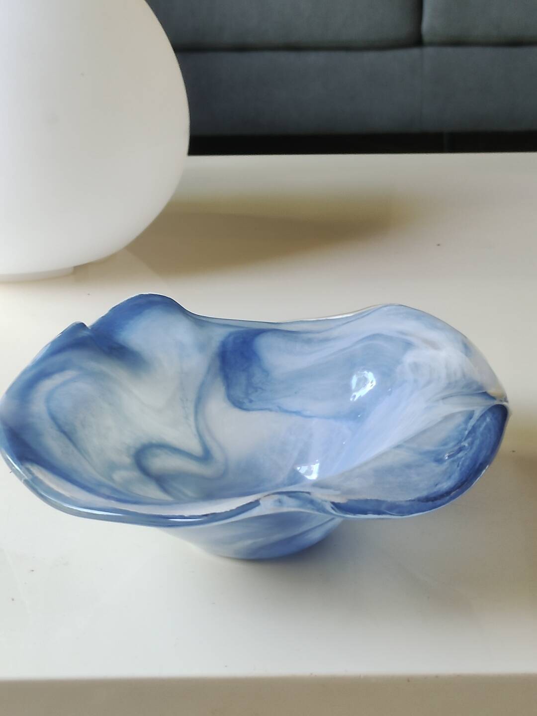 Large organic floral empty pocket. In glass/crystal