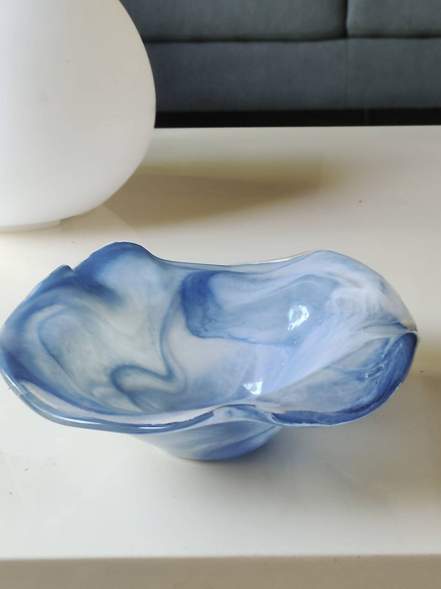 Large organic floral empty pocket. In glass/crystal
