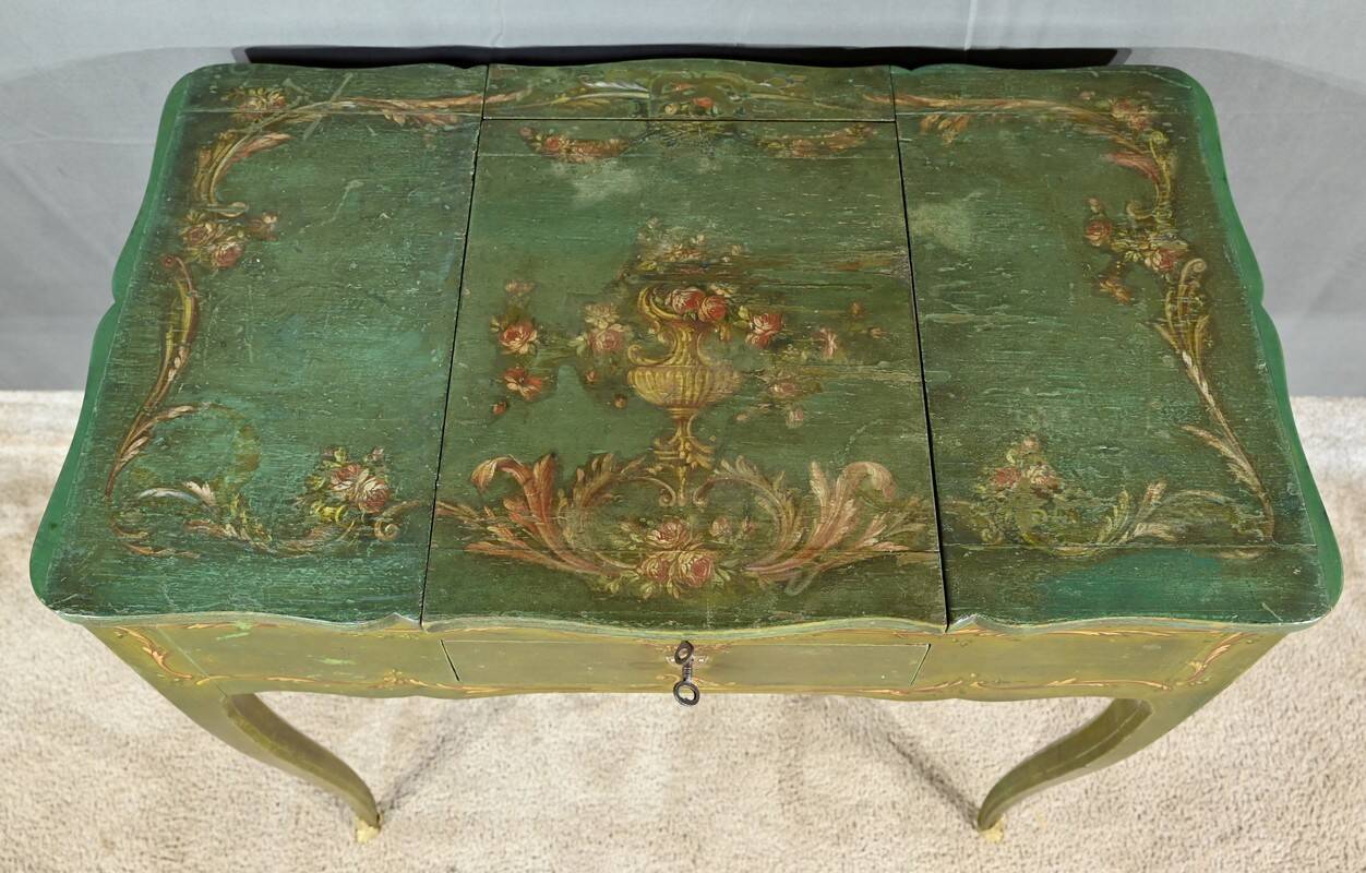 Small Painted Oak Dressing Table, Louis XV style – Late 18th century