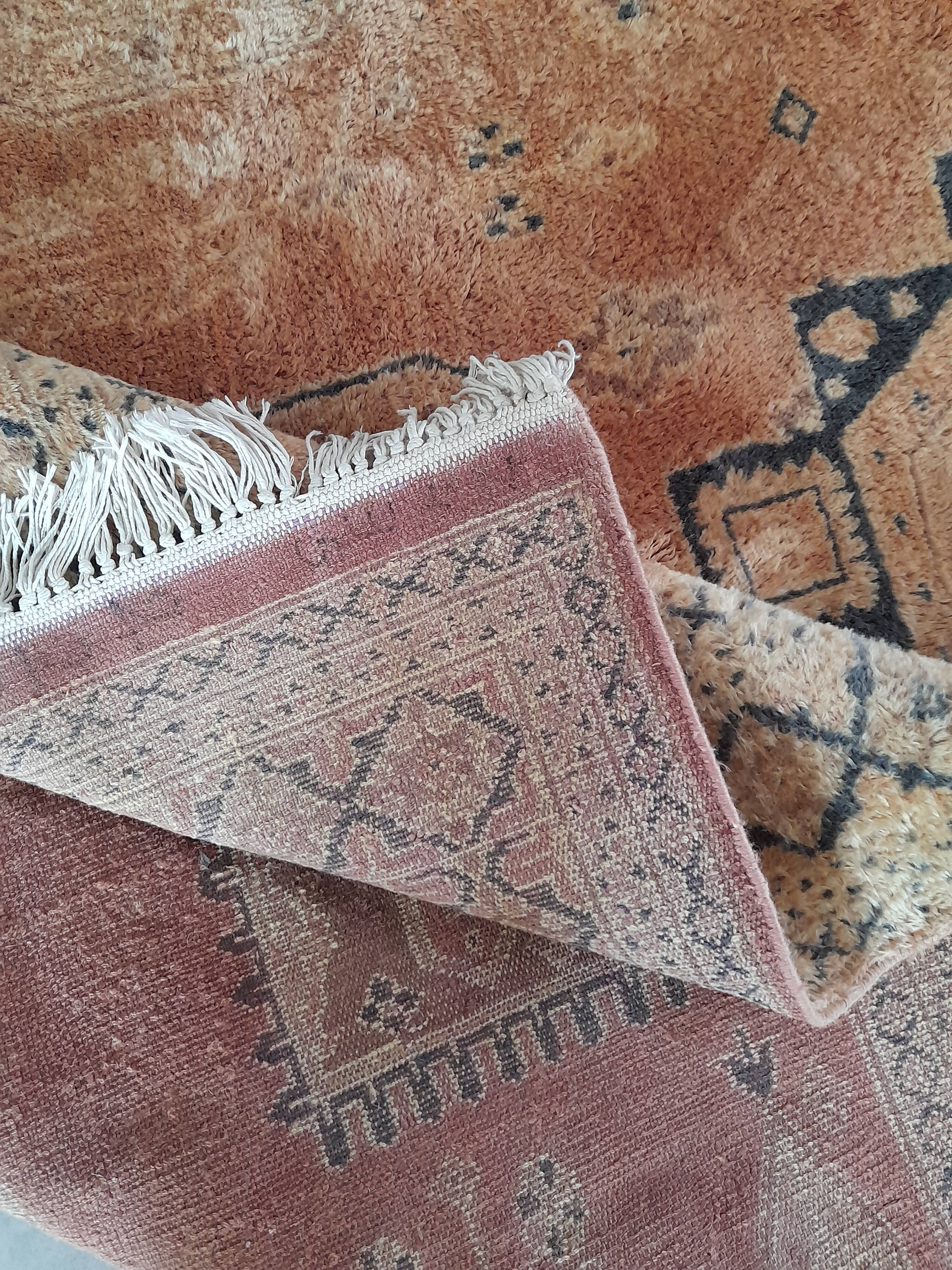 Handmade carpet 291x175cm