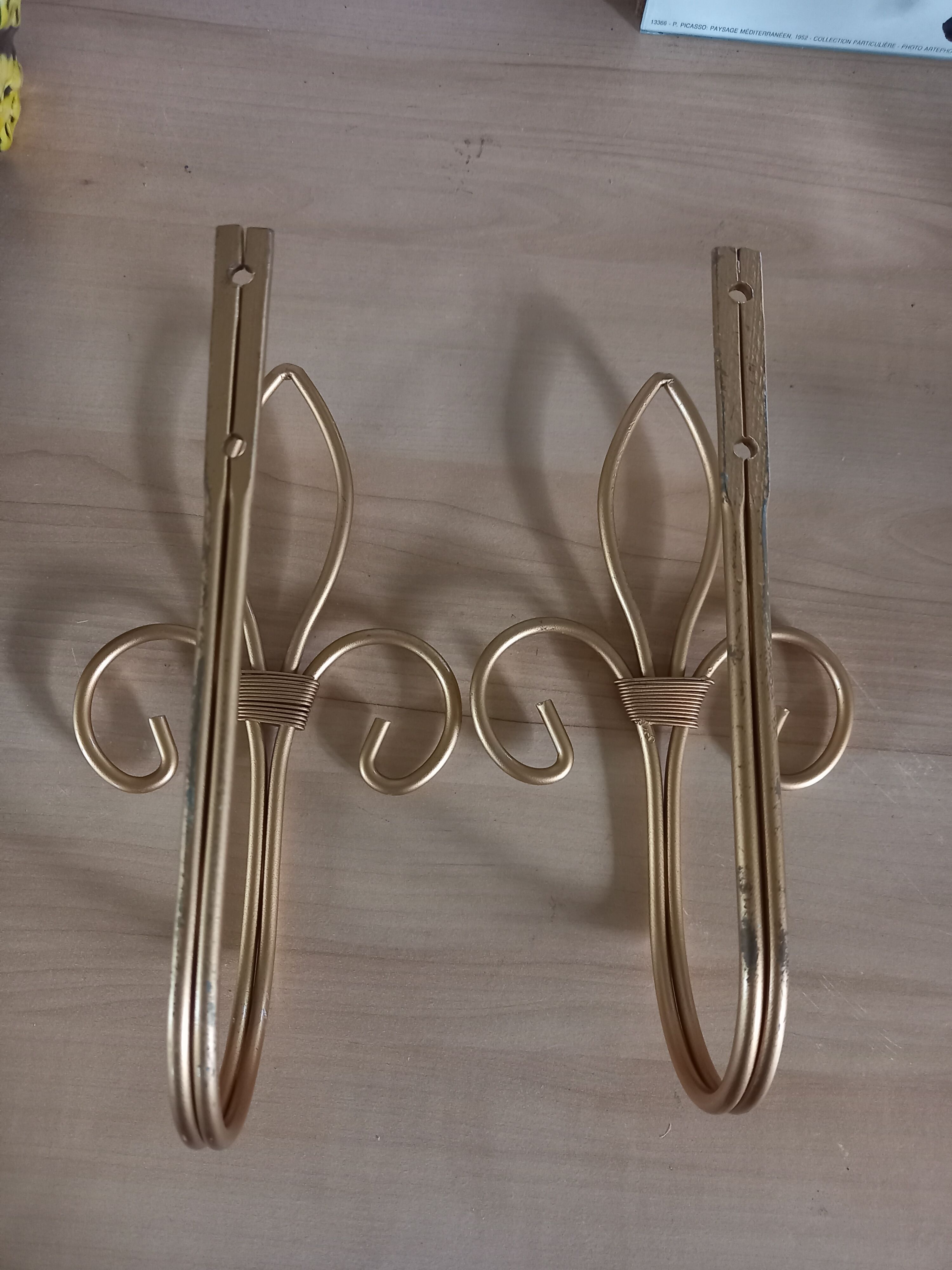 Lot 2 patères pour embrases à rideaux fleur de lys doré