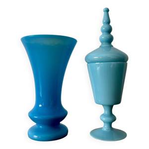 Vase et bonbonnière - opaline bleue
