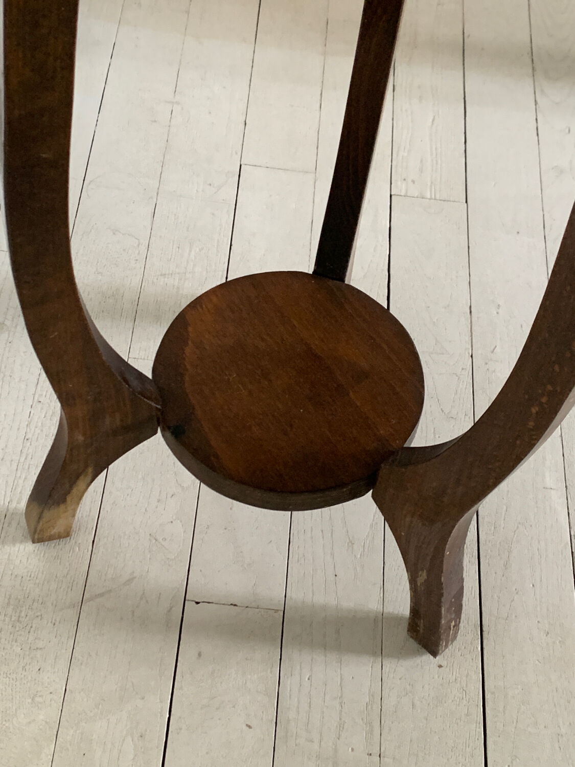 Wooden pedestal table