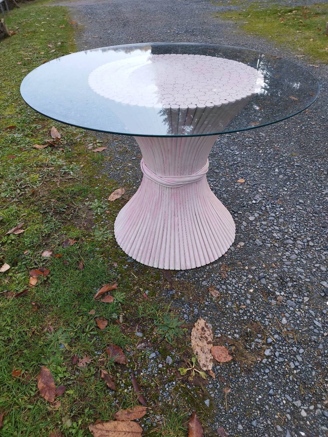 John mc guire McGuire round dining table Sheaf of wheat bamboo