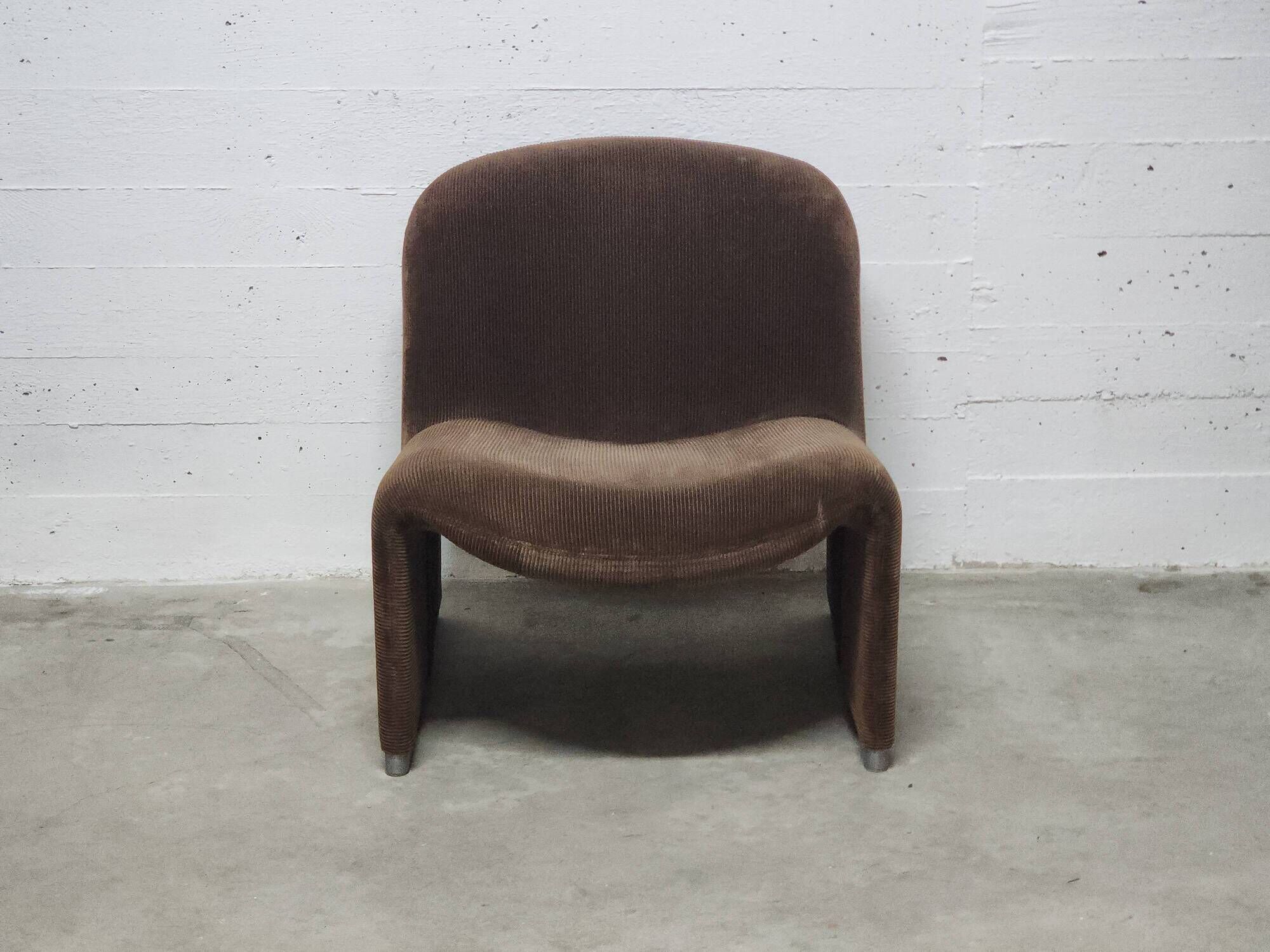 Alky Lounge Chair by Giancarlo Piretti for Anonima Casteli (brown corduroy)