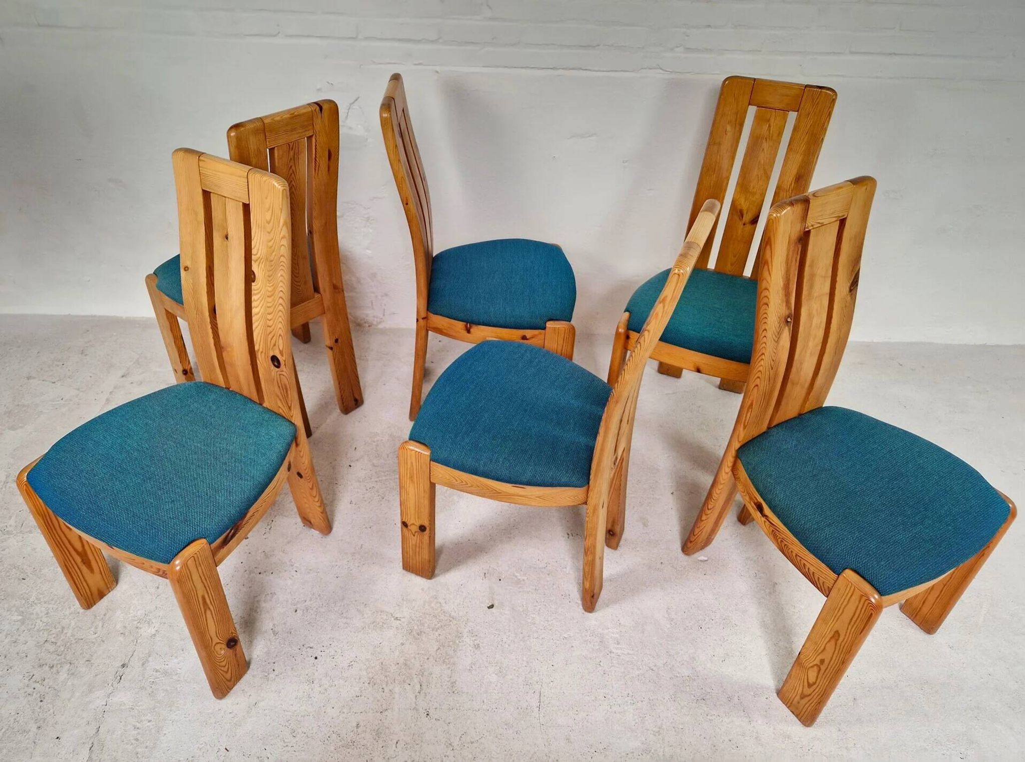 Ensemble de 6 chaises de salle à manger en pin danois, années 1970.