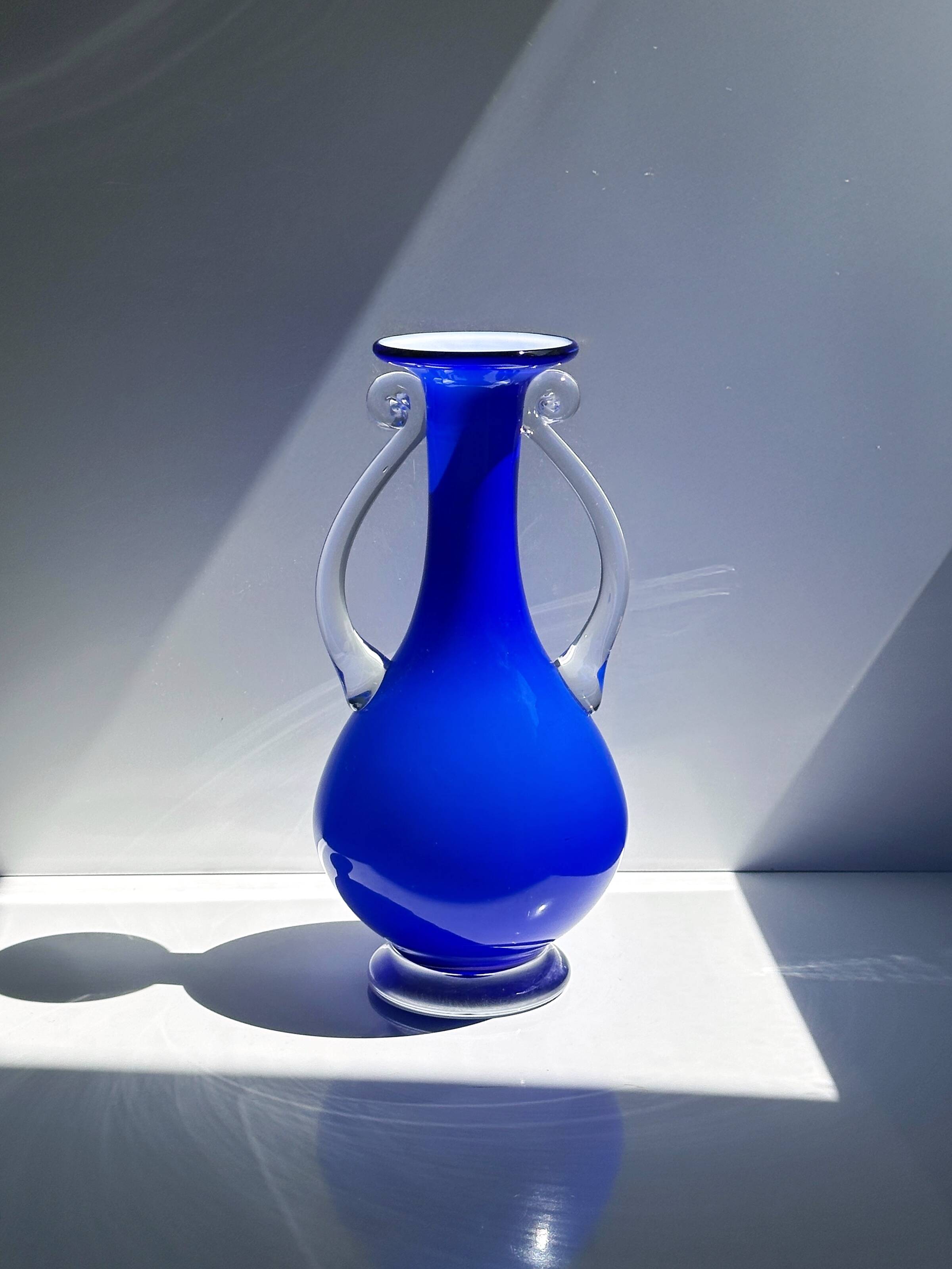 Postmodern handle vase kobalt blue postmodern