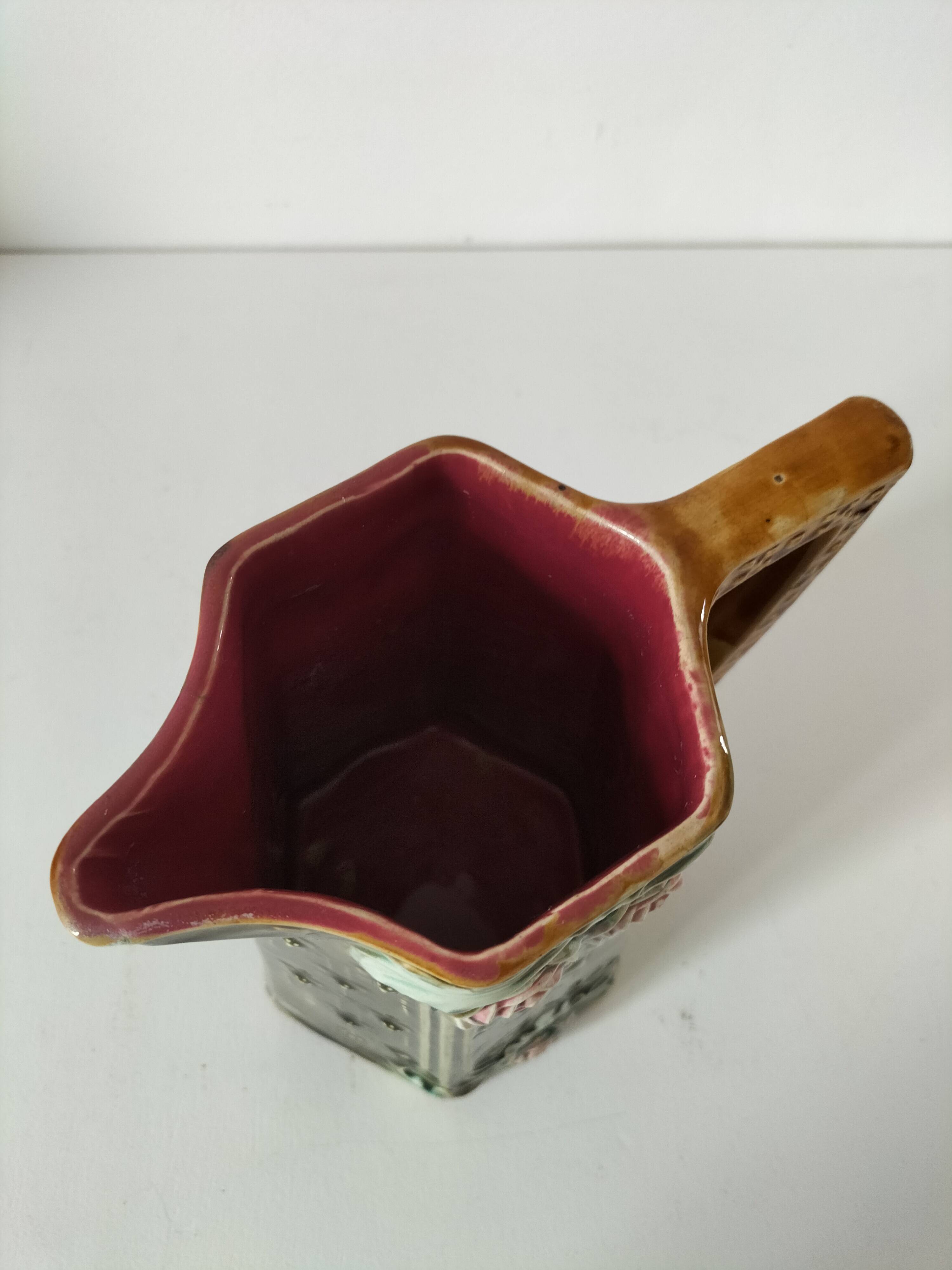 Slip pitcher from the Onnaing Earthenware Factory