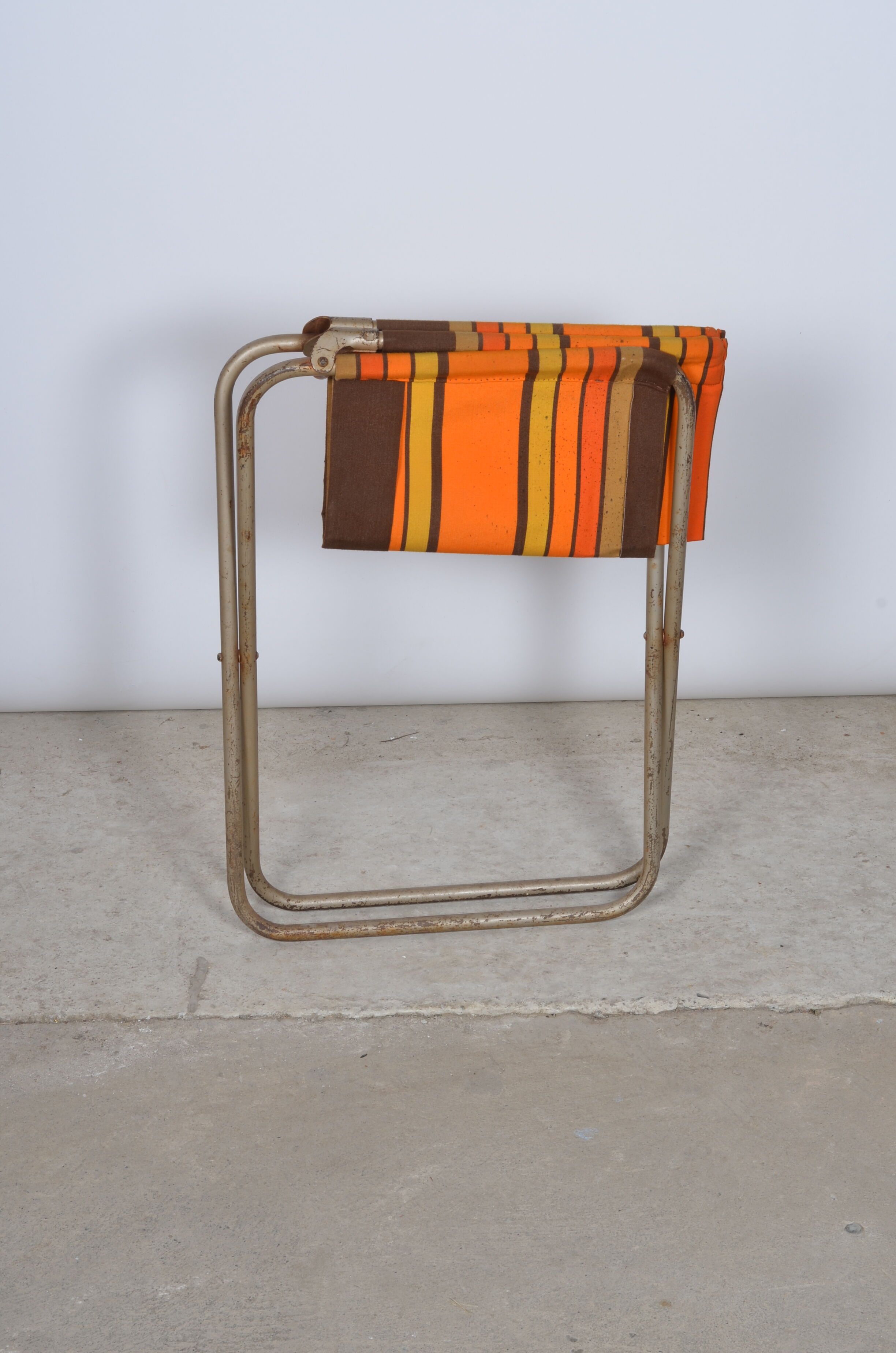 Folding camping chair