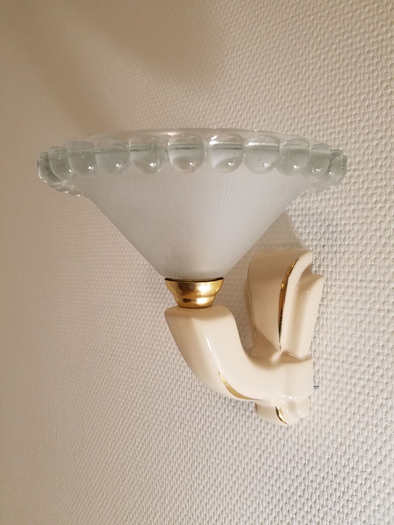 2 art deco wall lights in porcelain and frosted glass