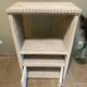 Meuble vintage en osier blanc