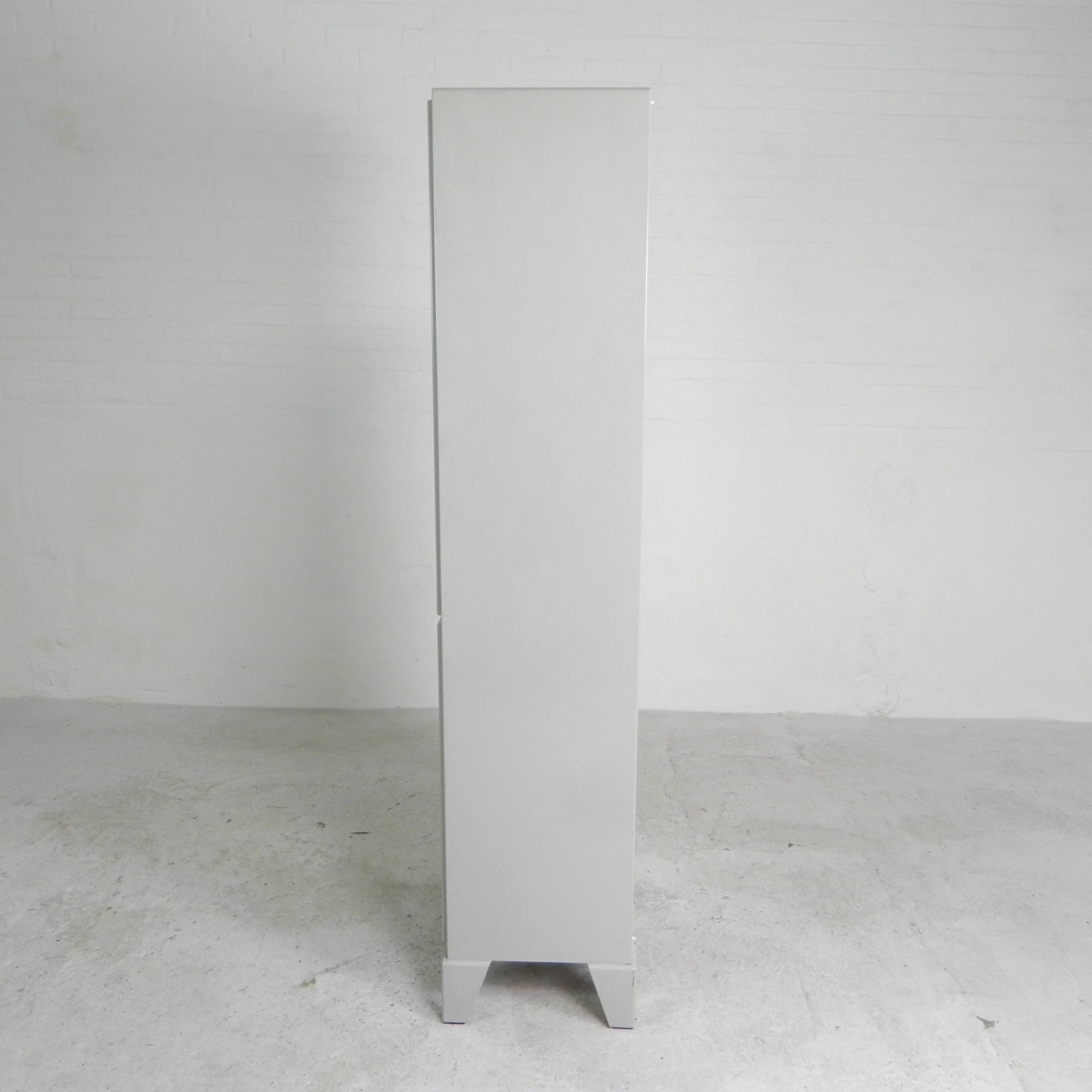 Steel doctor's cabinet, medicine cabinet, Oostwoud, 1960s