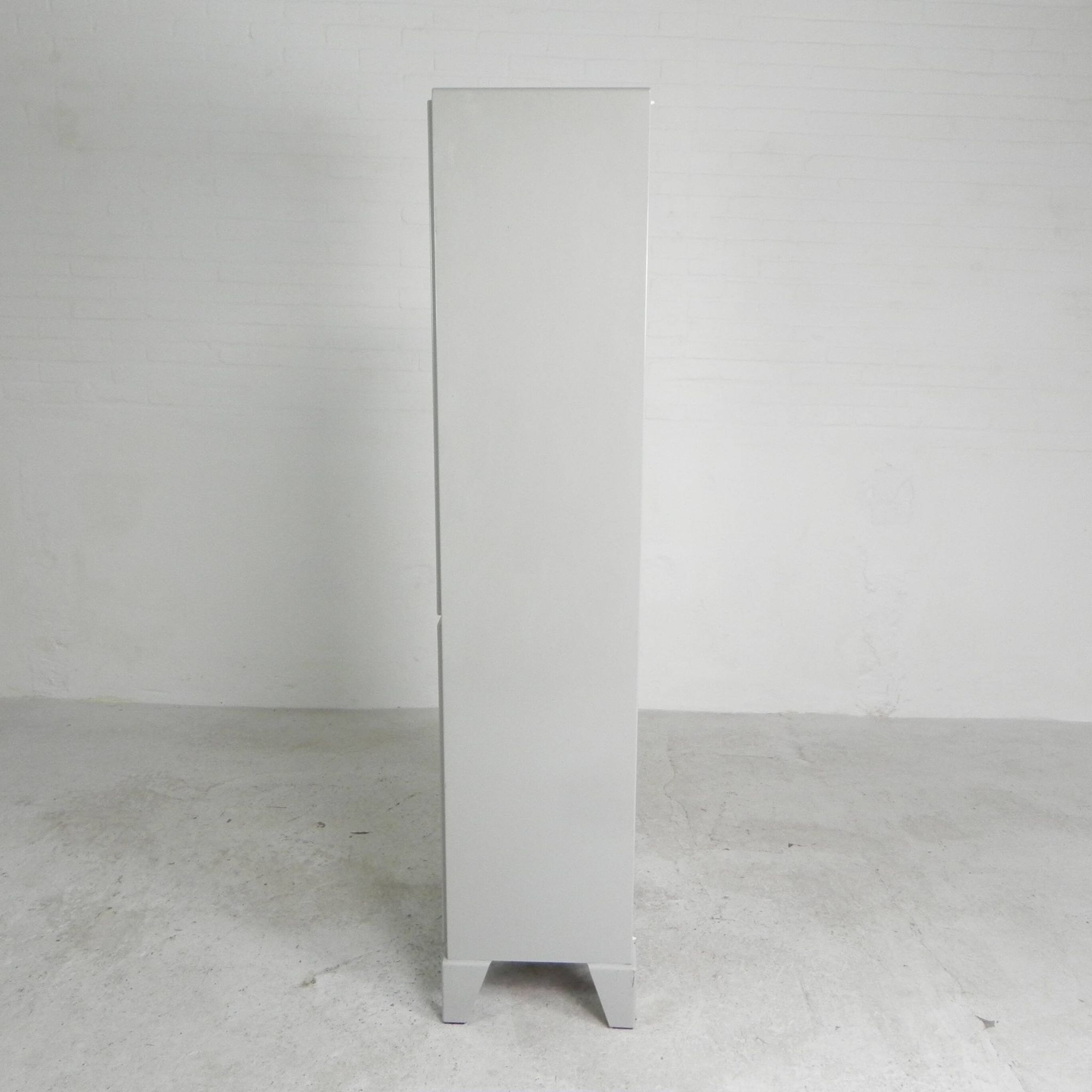 Steel doctor's cabinet, medicine cabinet, Oostwoud, 1960s