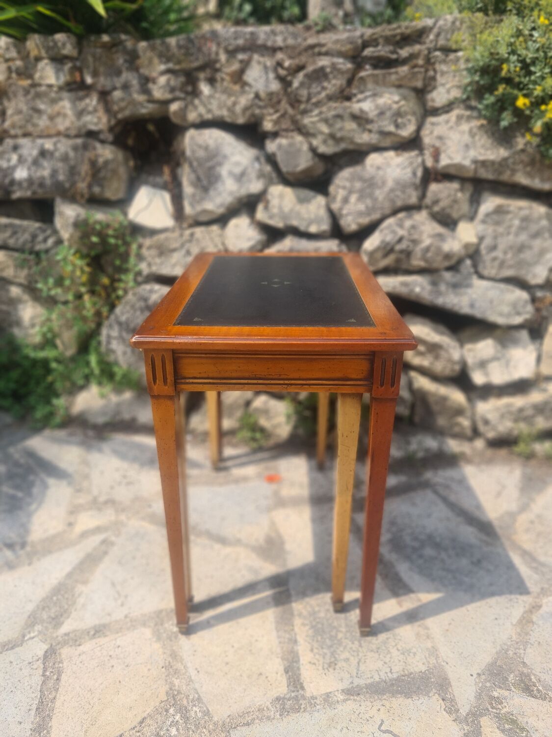 Suite de 2 tables gigognes de style empire