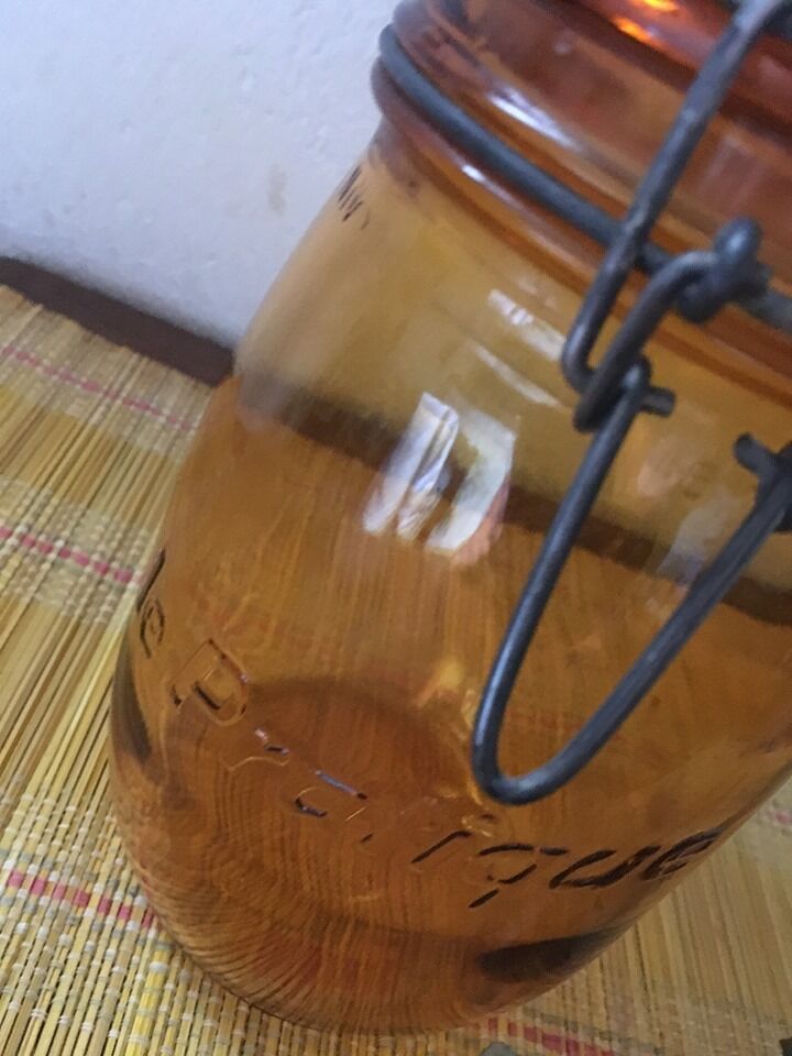 Amber glass jar "The Practice."