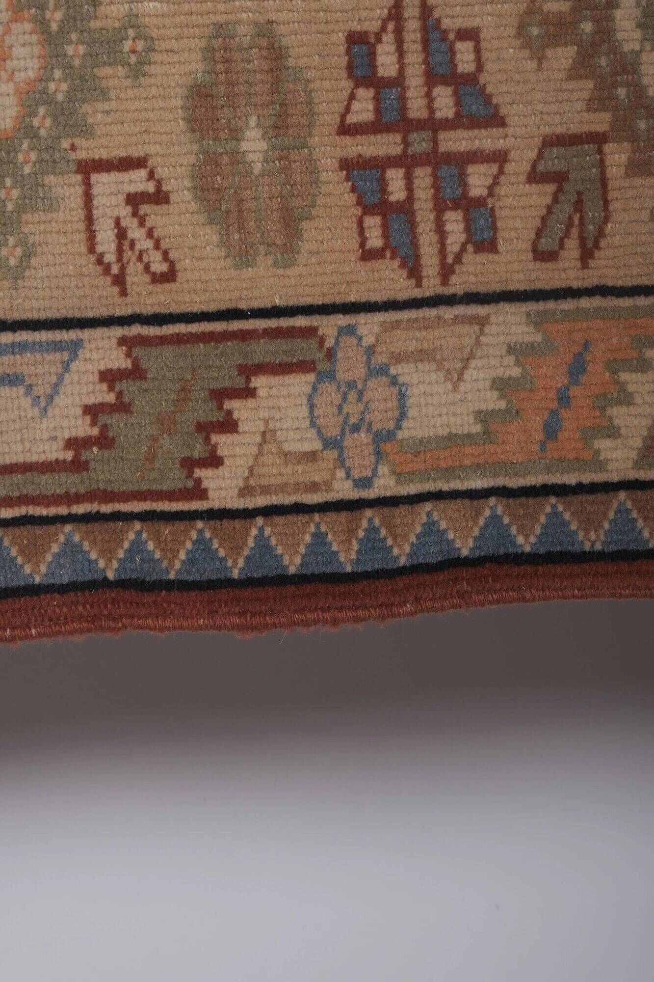 Vintage Turkish Oushak rug 210x230 cm