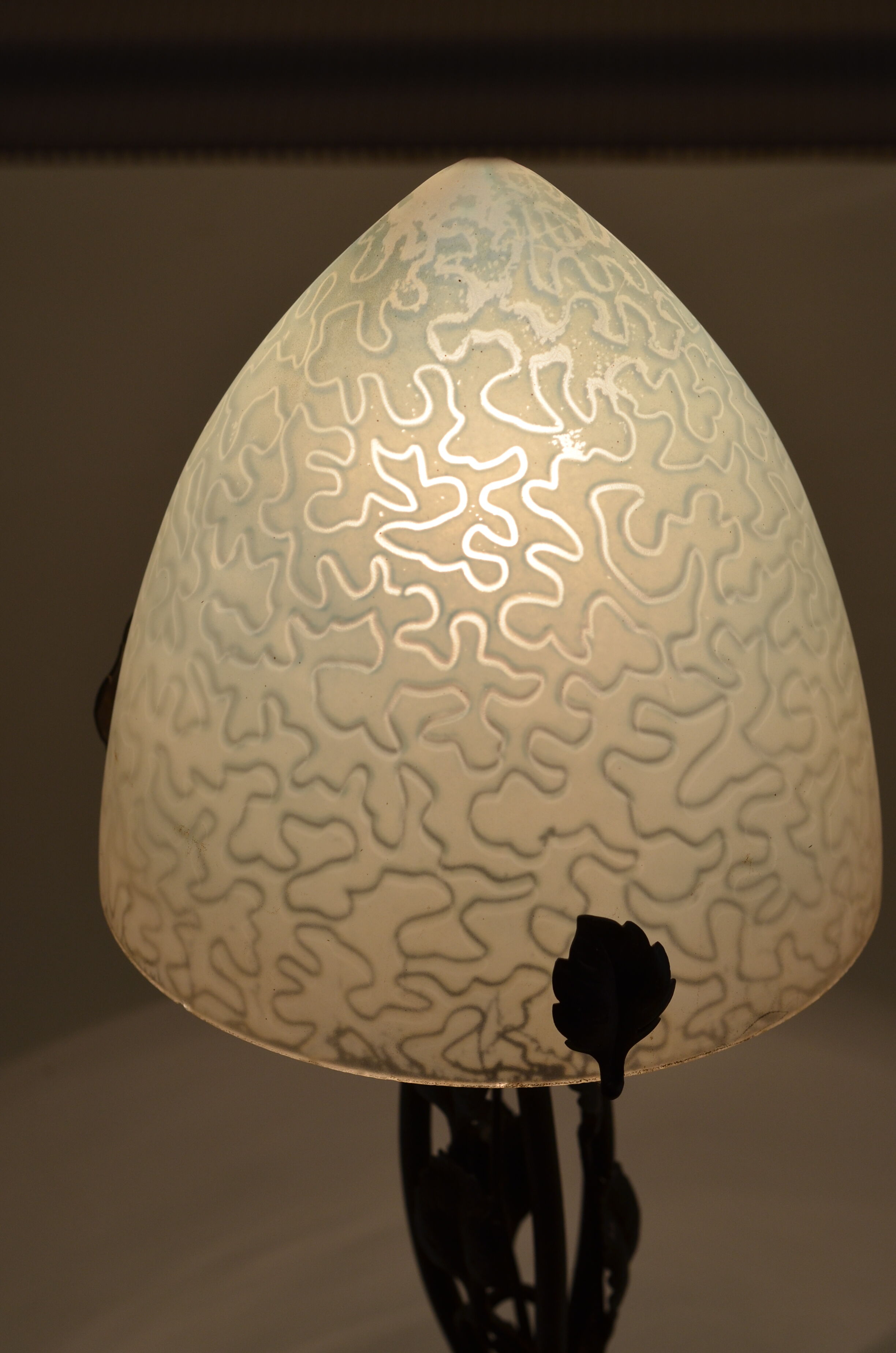 Art Nouveau shell lamp