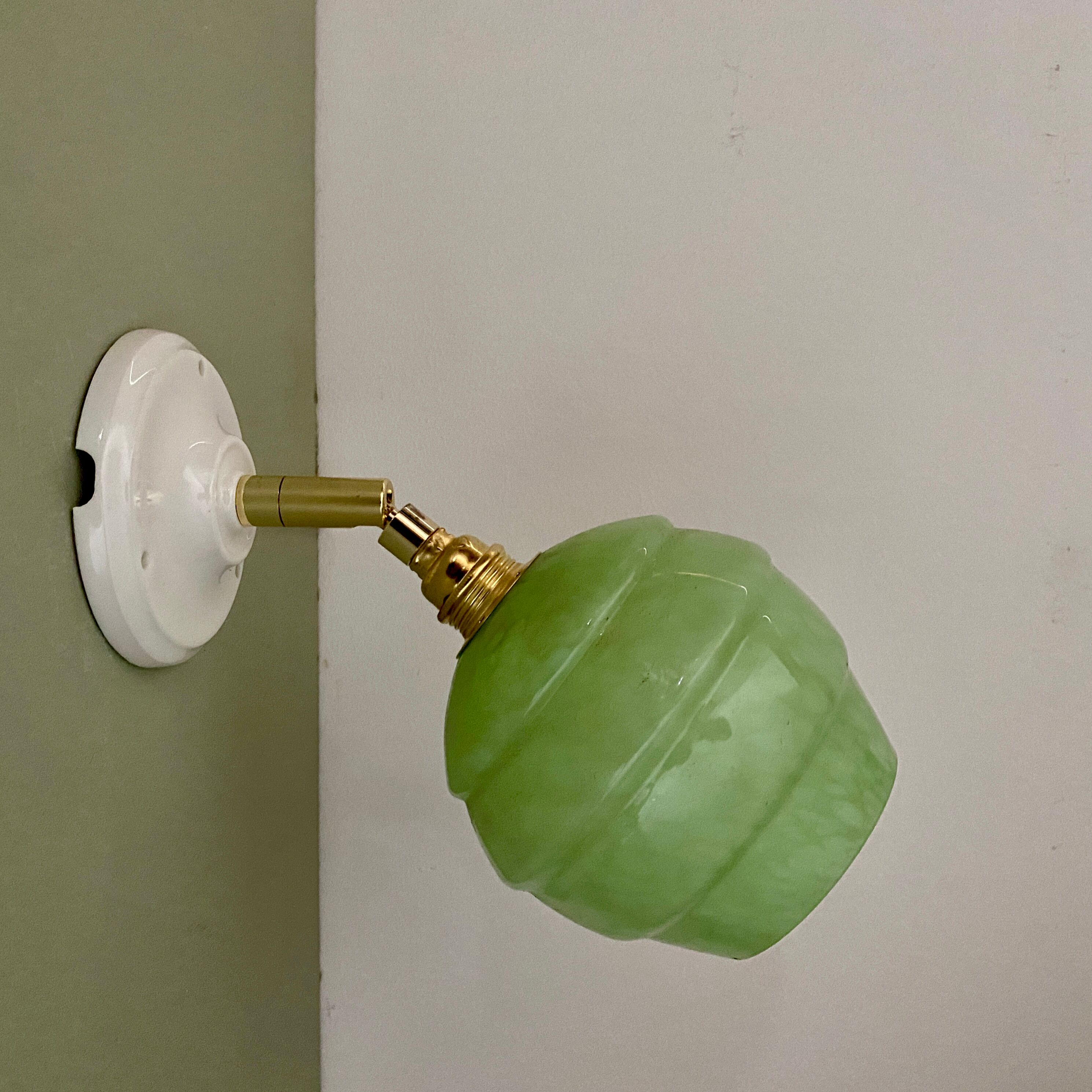 Vintage tulip wall lamp in glass from Clichy green mint