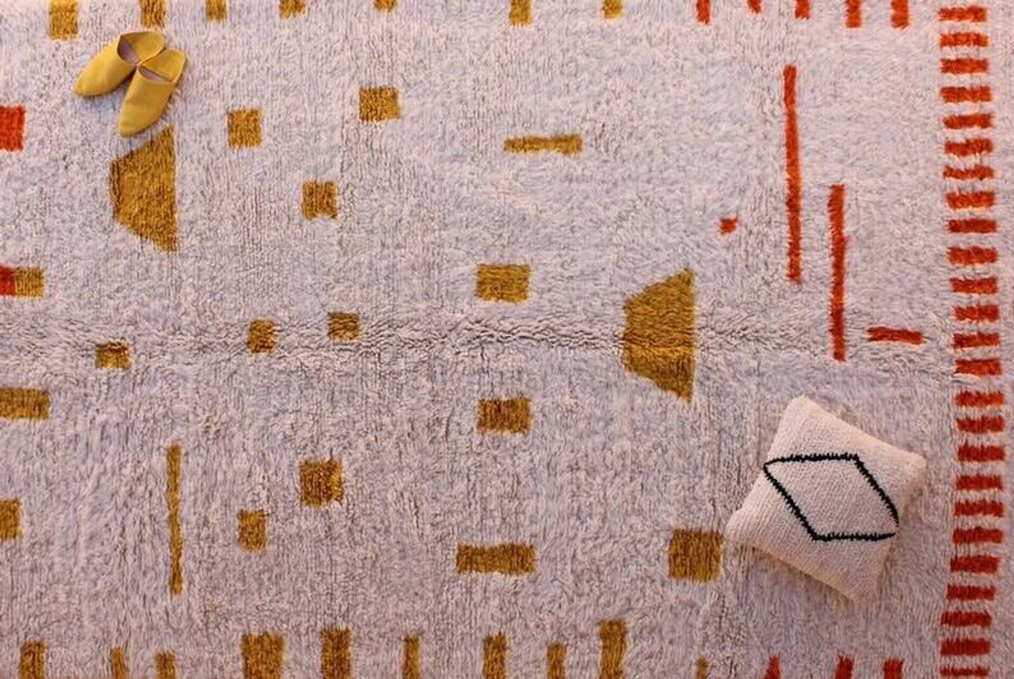 Handmade traditional wool rug size 100 x 200 cm
