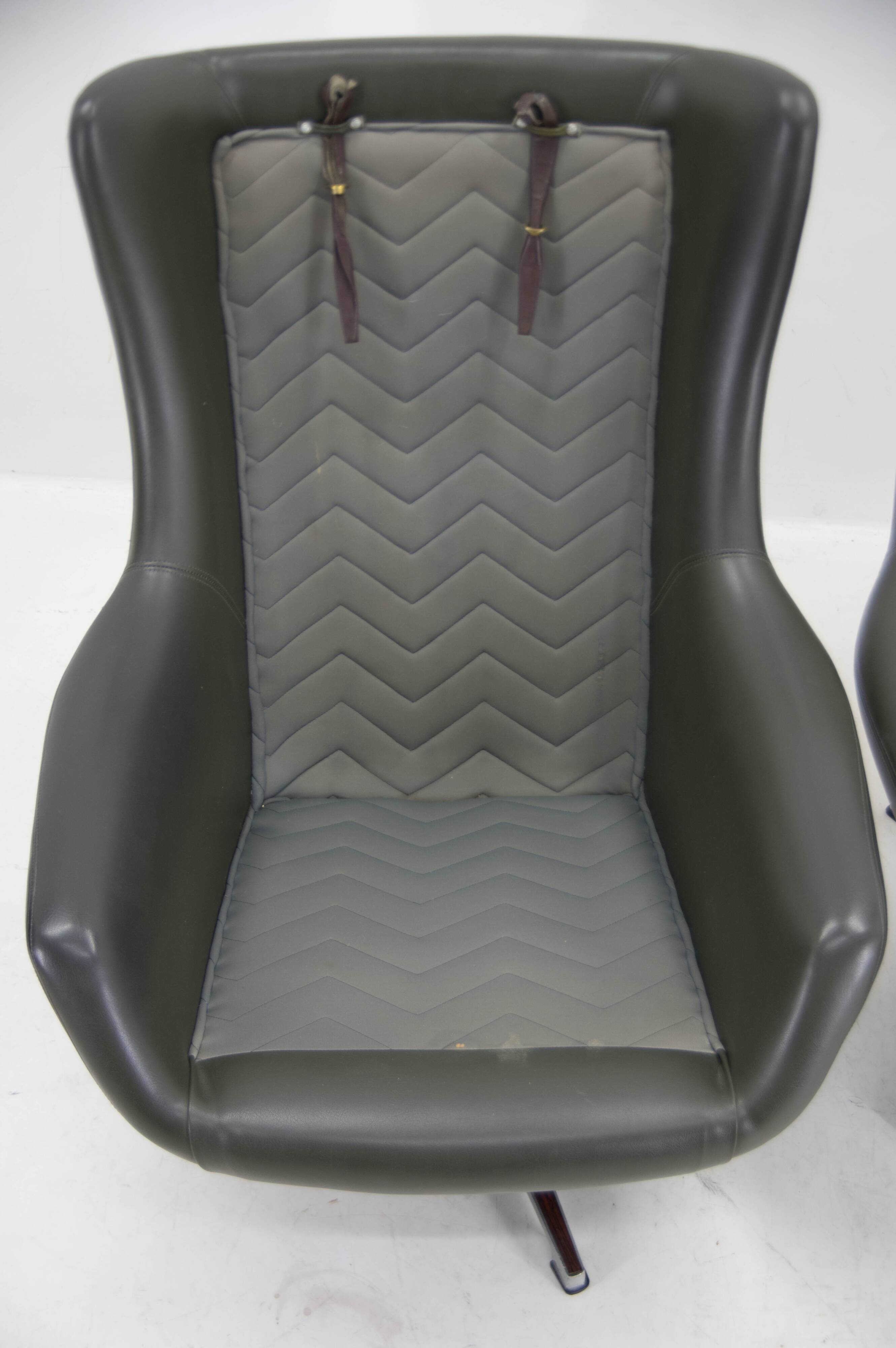 Set of Two Midcentury Swivel Rocking Leather Armchairs, Peem, Finland, 1970s