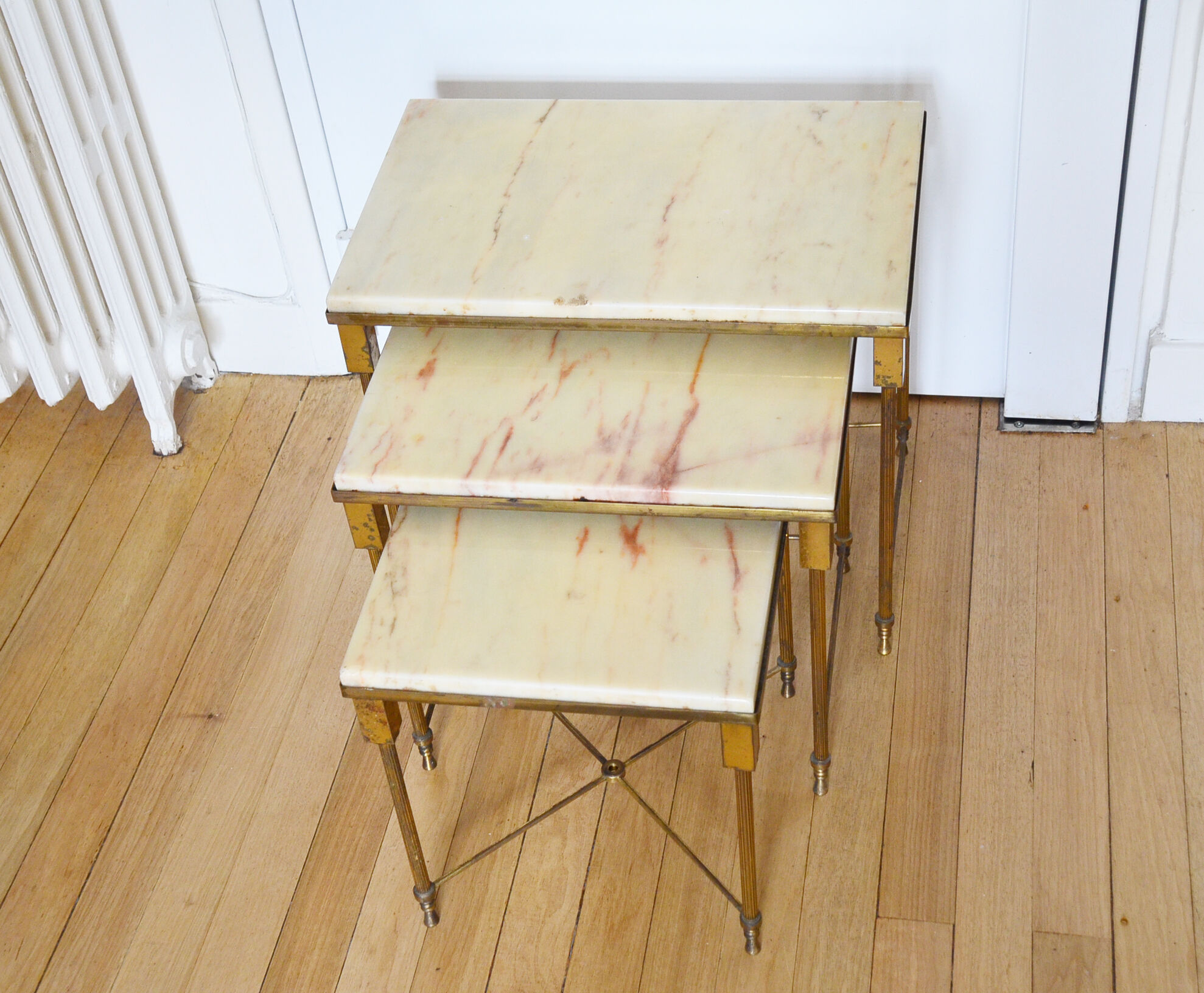 Tables gigognes en marbre vintage