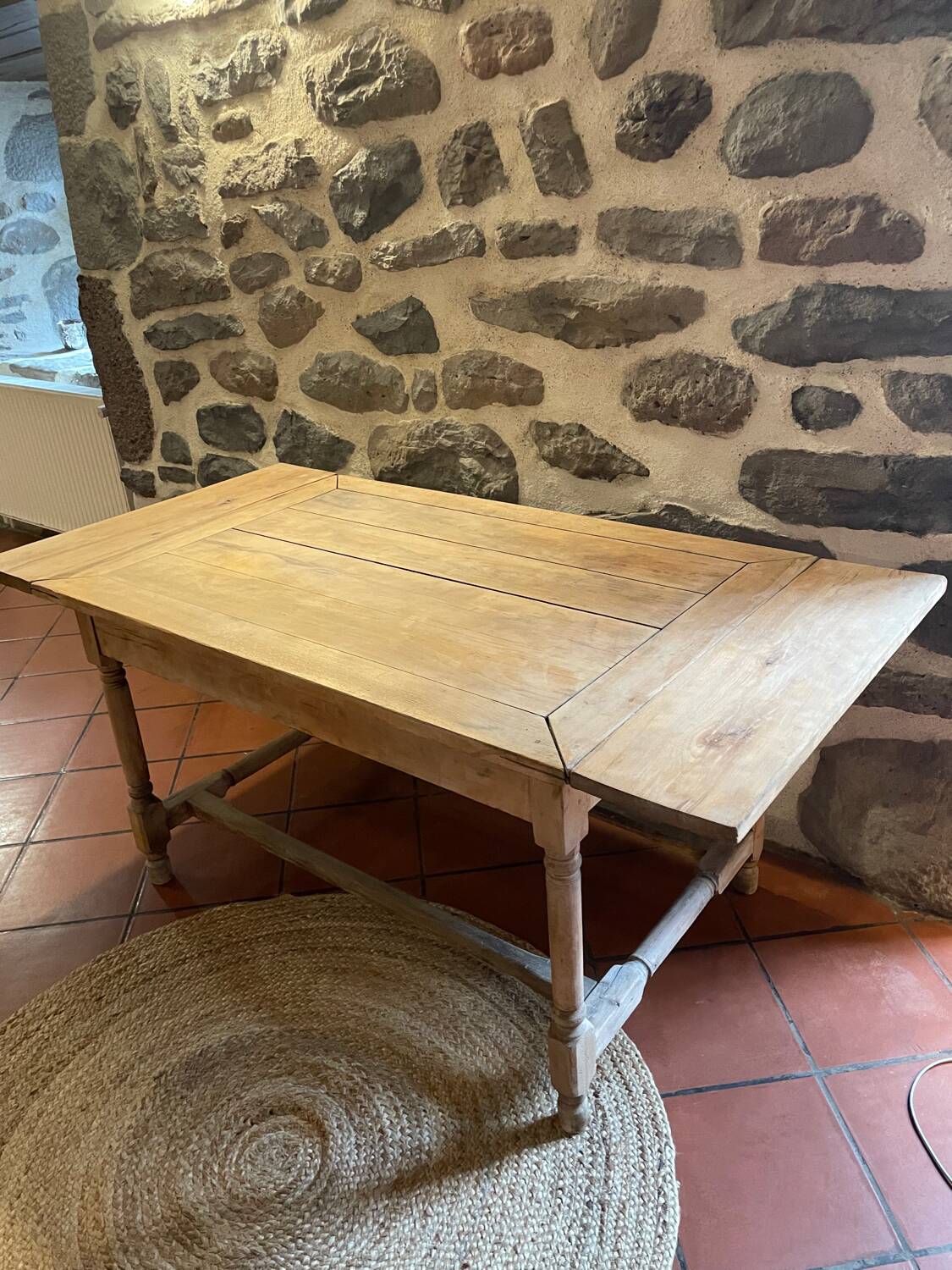 Farm table