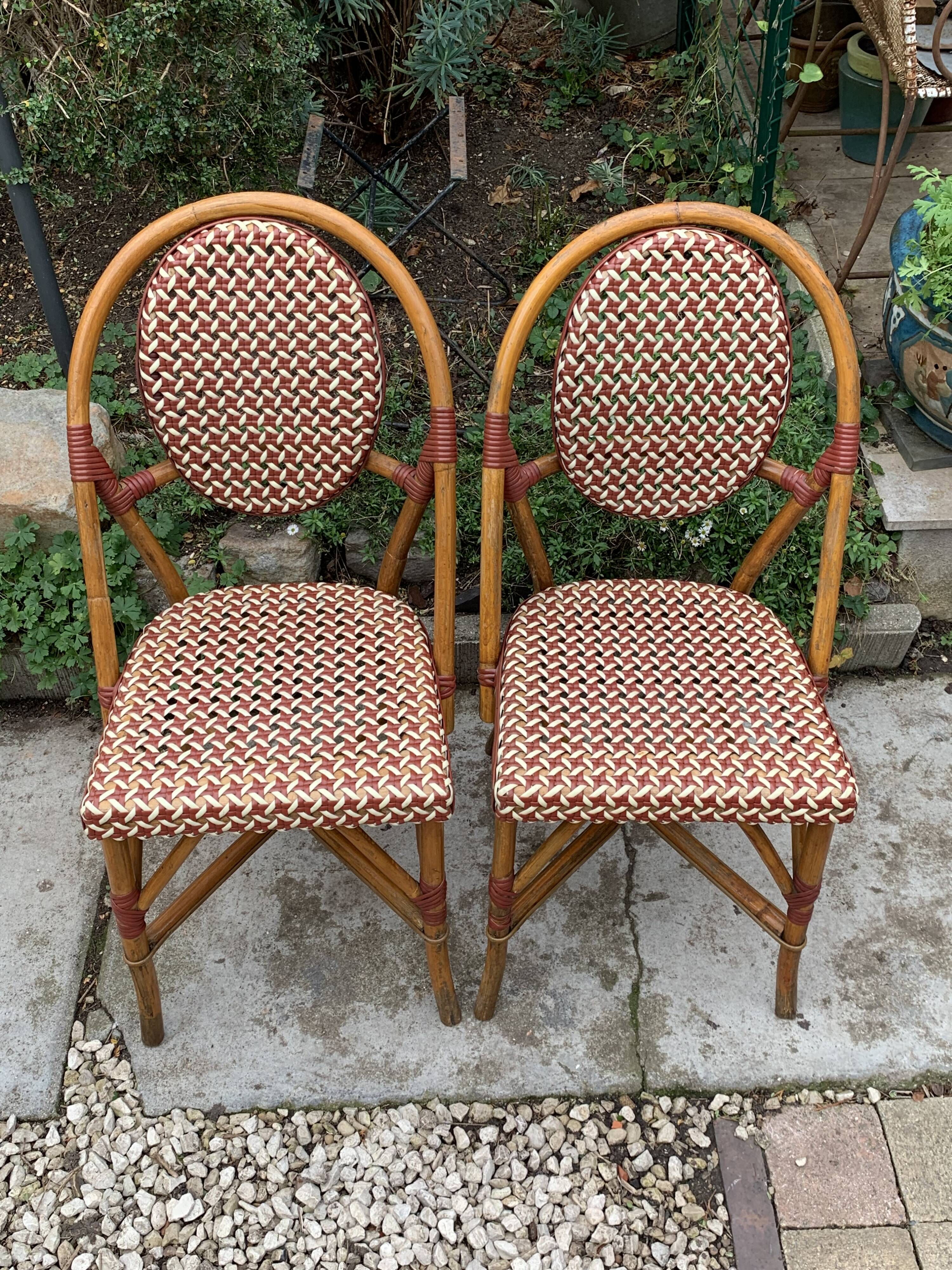 Paire d’anciennes chaises de bistrot terrasse
