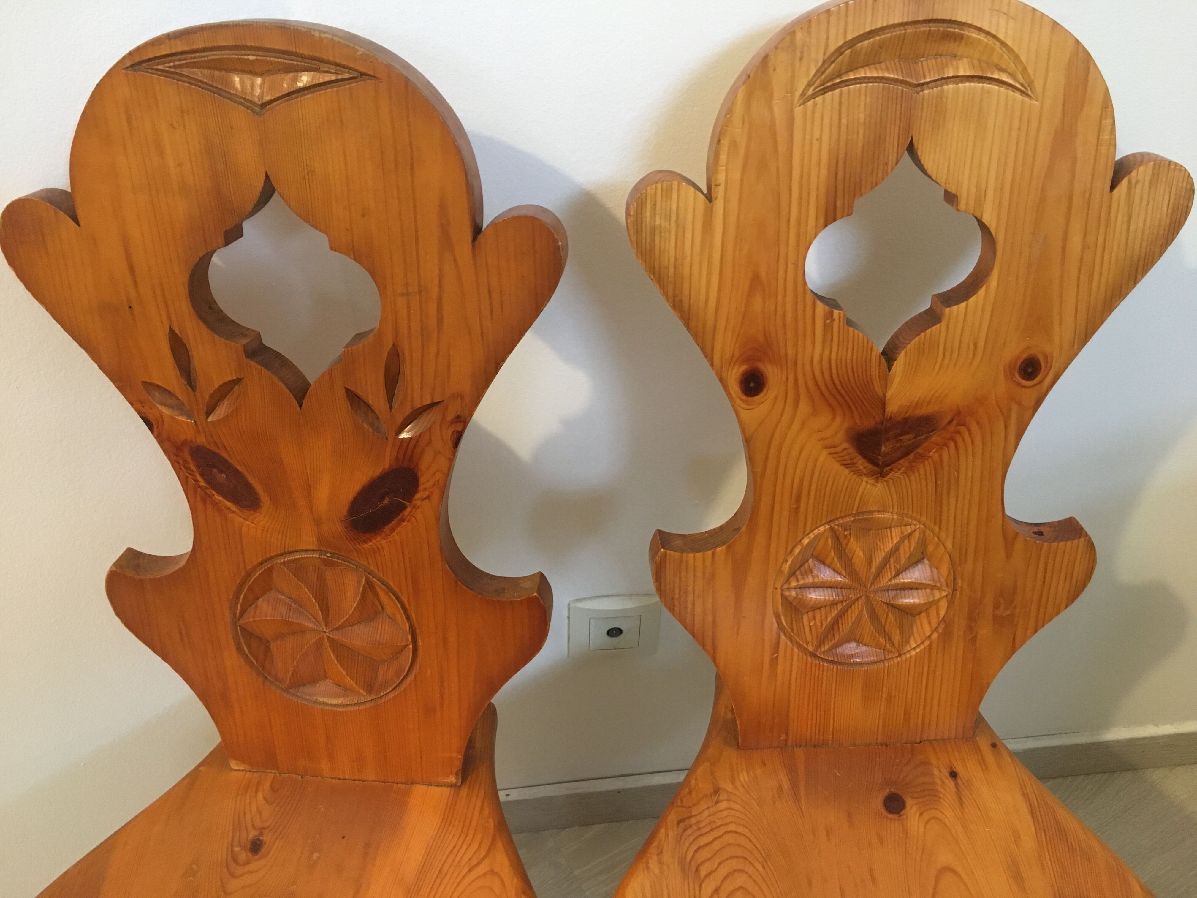 Mountain pine wood chairs
