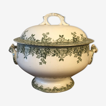 Soup pot in antique earthenware