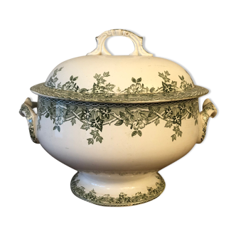 Soup pot in antique earthenware